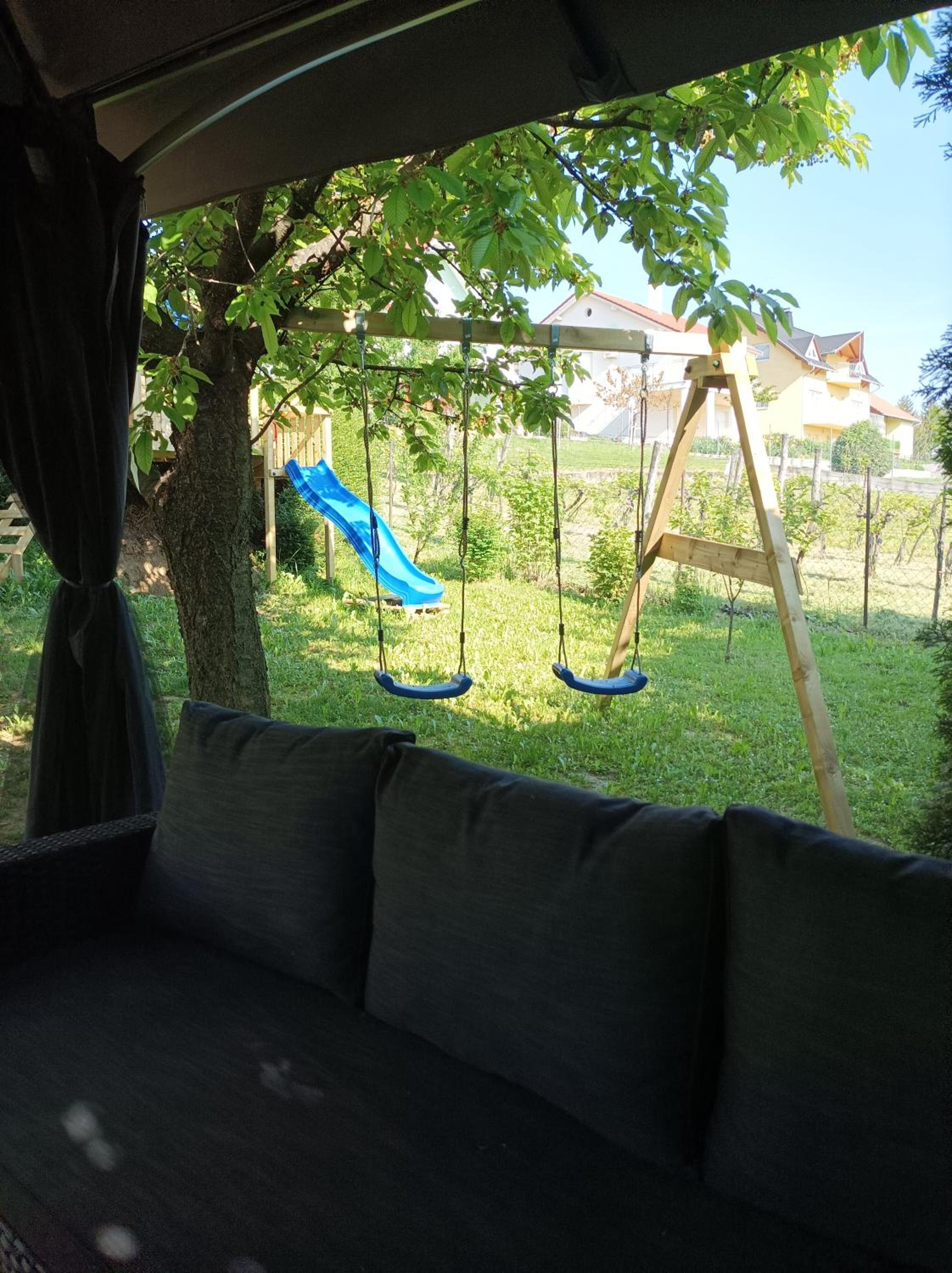 Anita Apartman