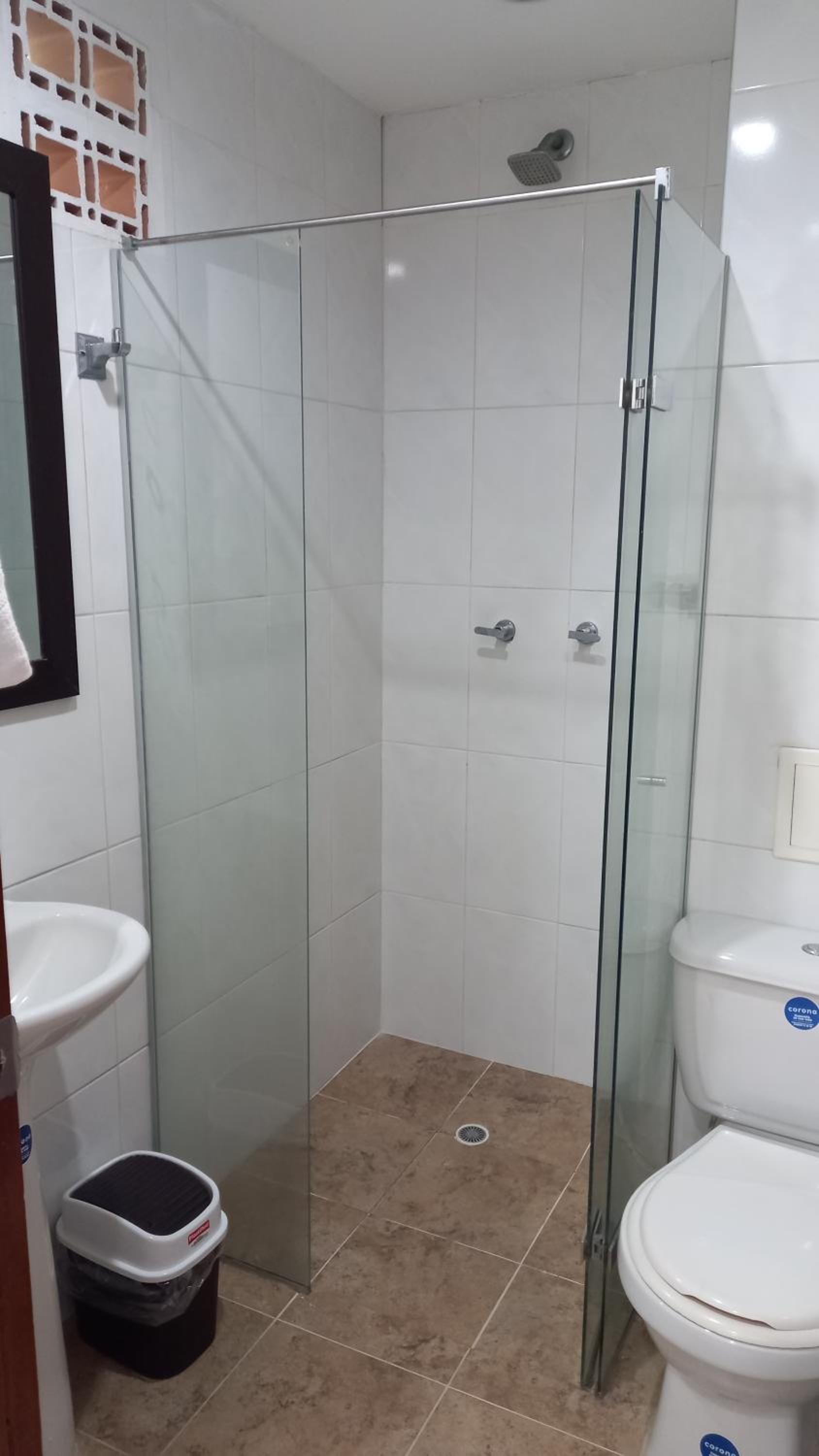 Apartamento remodelado enLaureles 300mbps internet view 5