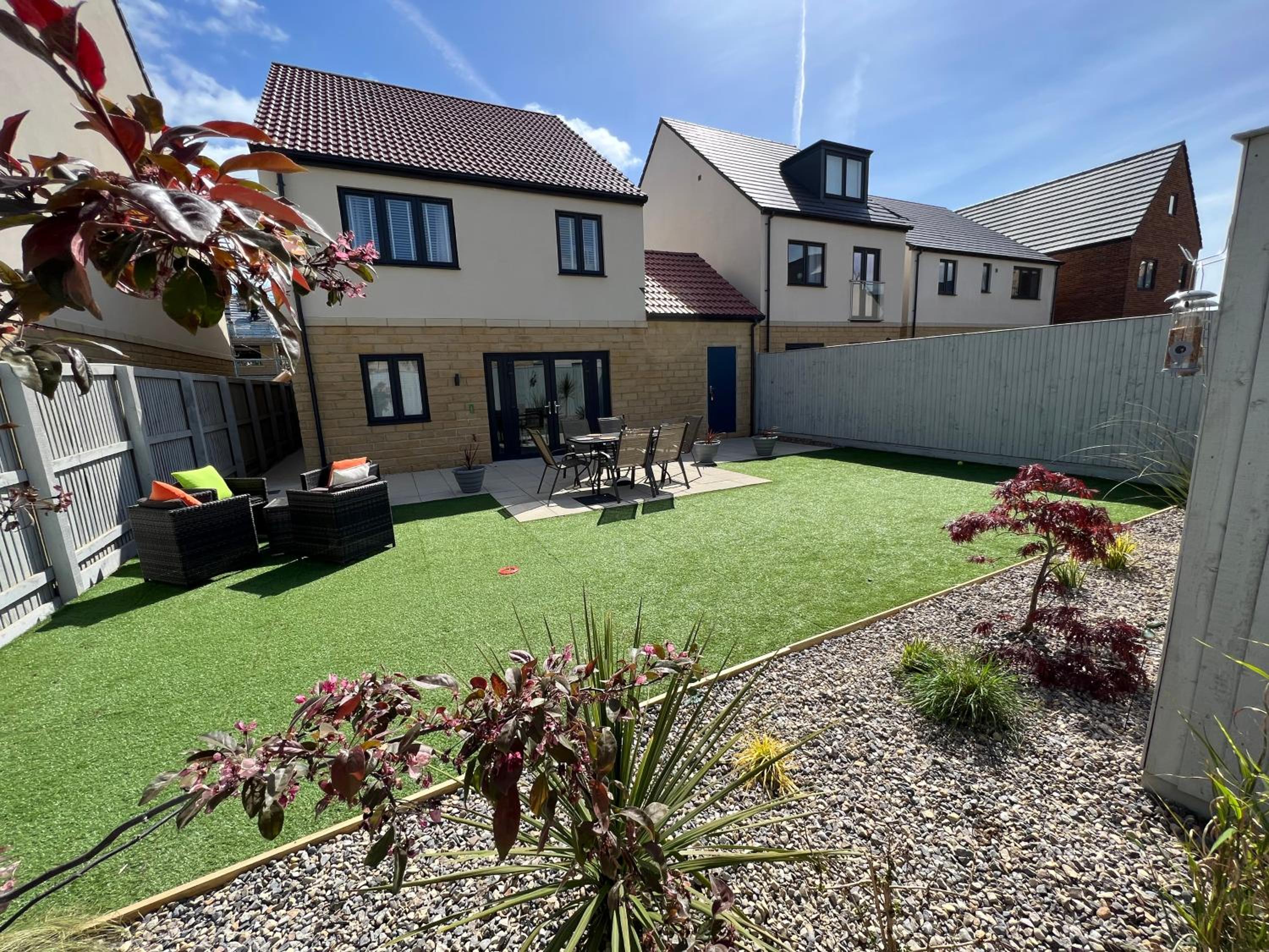 CAPTAINS HOUSE WHITBY - HOT TUB - Luxury view 3