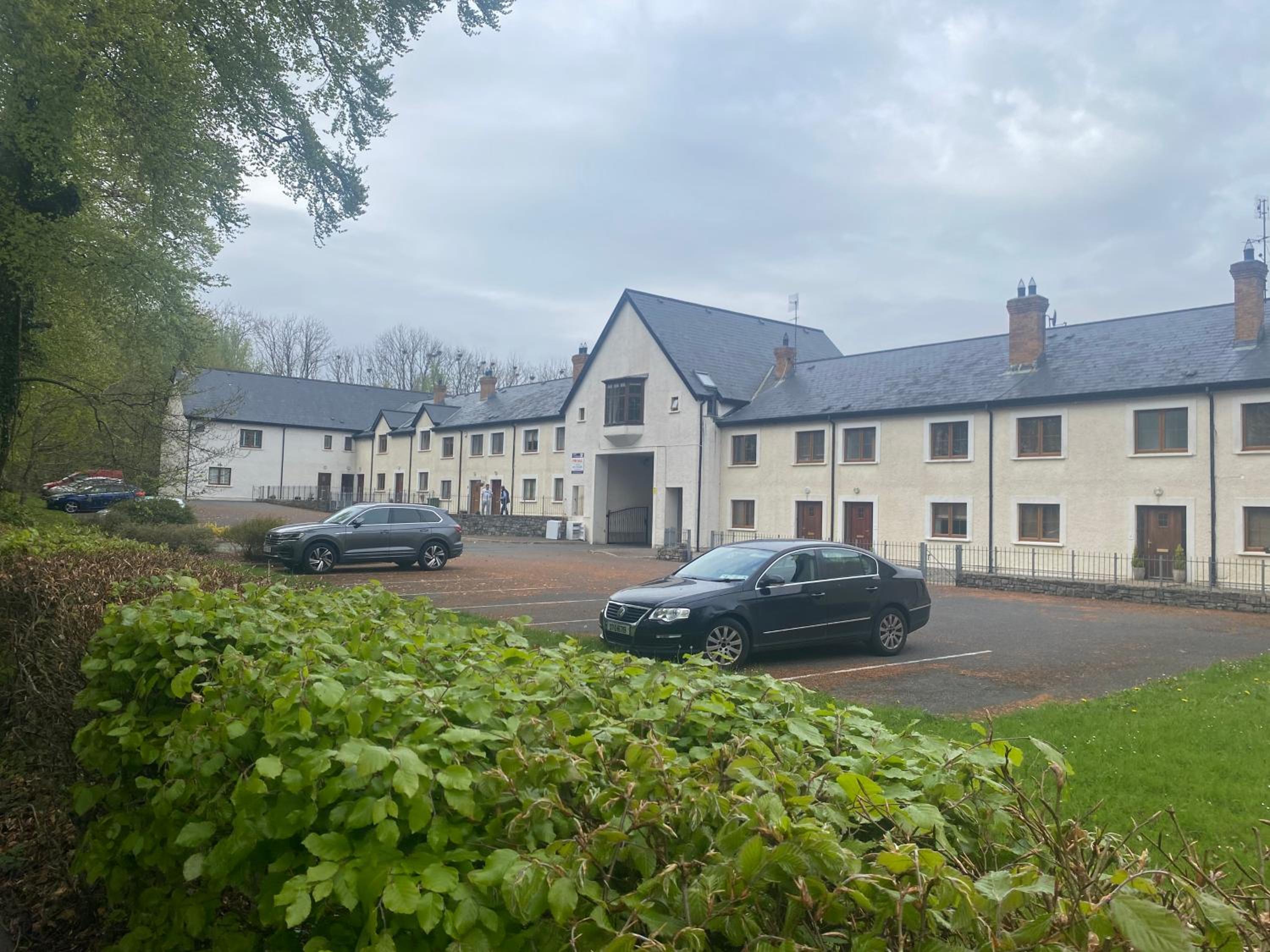 3 The Courtyard Castle Dargan view 3