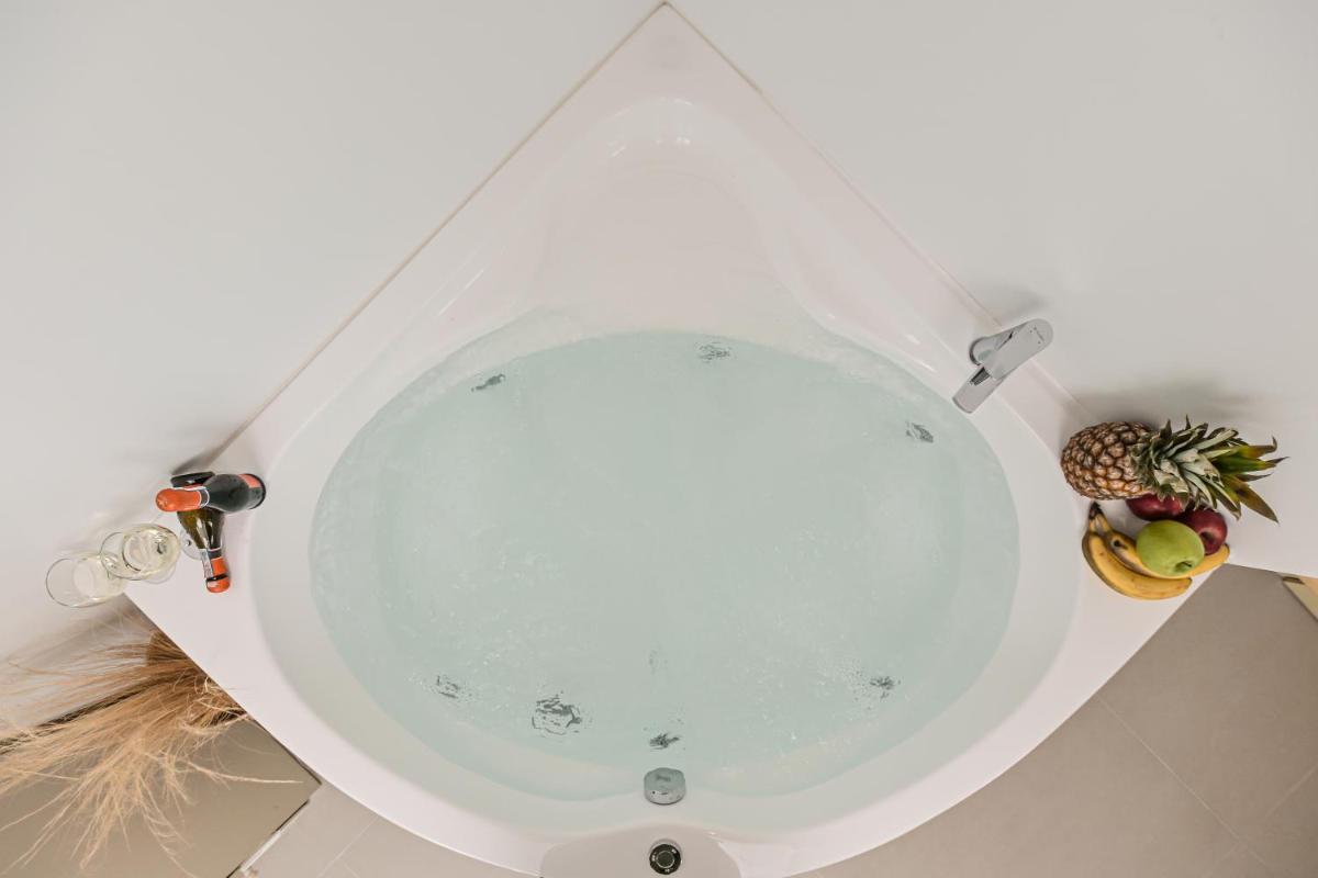 Jacuzzi