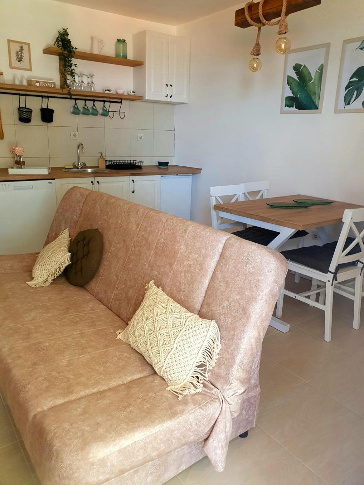 Apartment Macic Dub I view 4