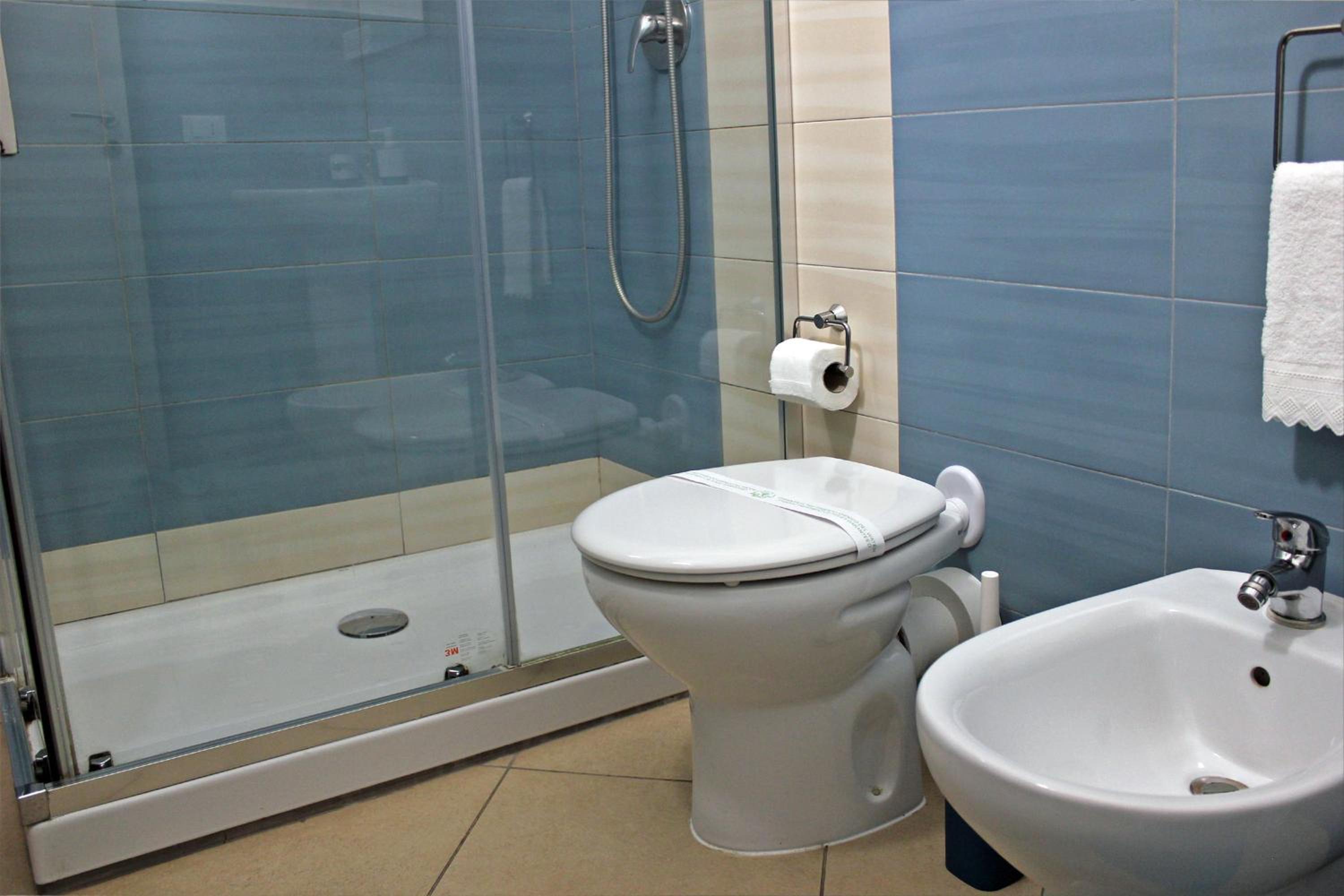 Antica Palermo en Palermo — bathroom