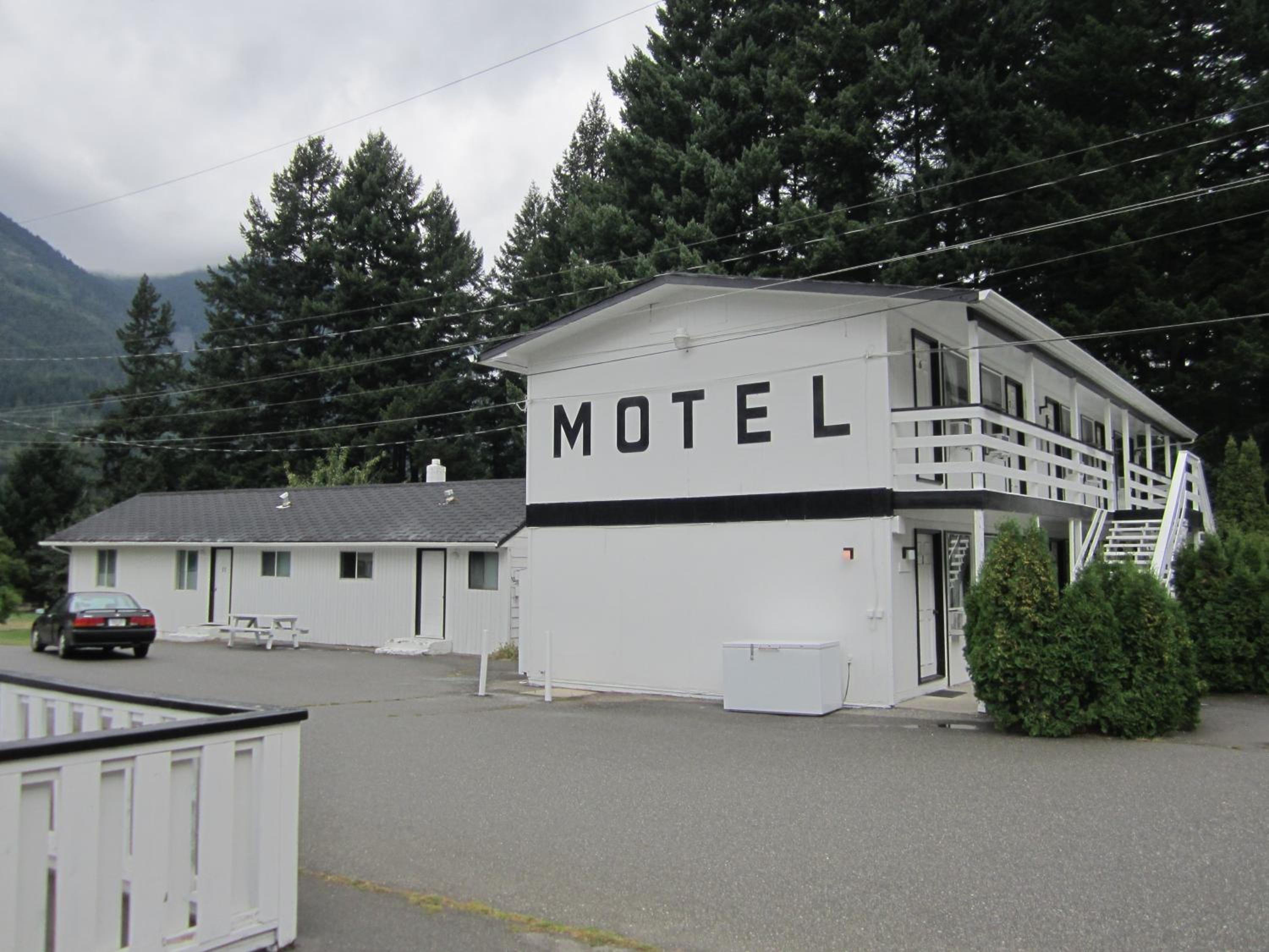 The Mighty Fraser Motel view 5