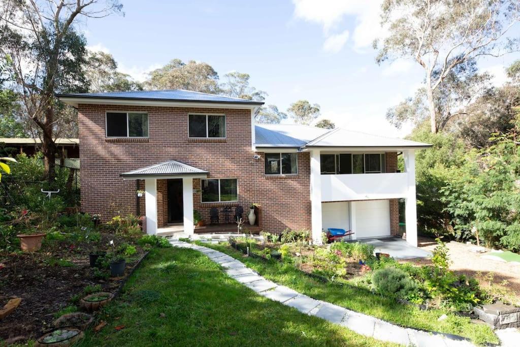 Katoomba Vacations - The roses house - Cozy and Modern house in Katoomba - Property Image 1