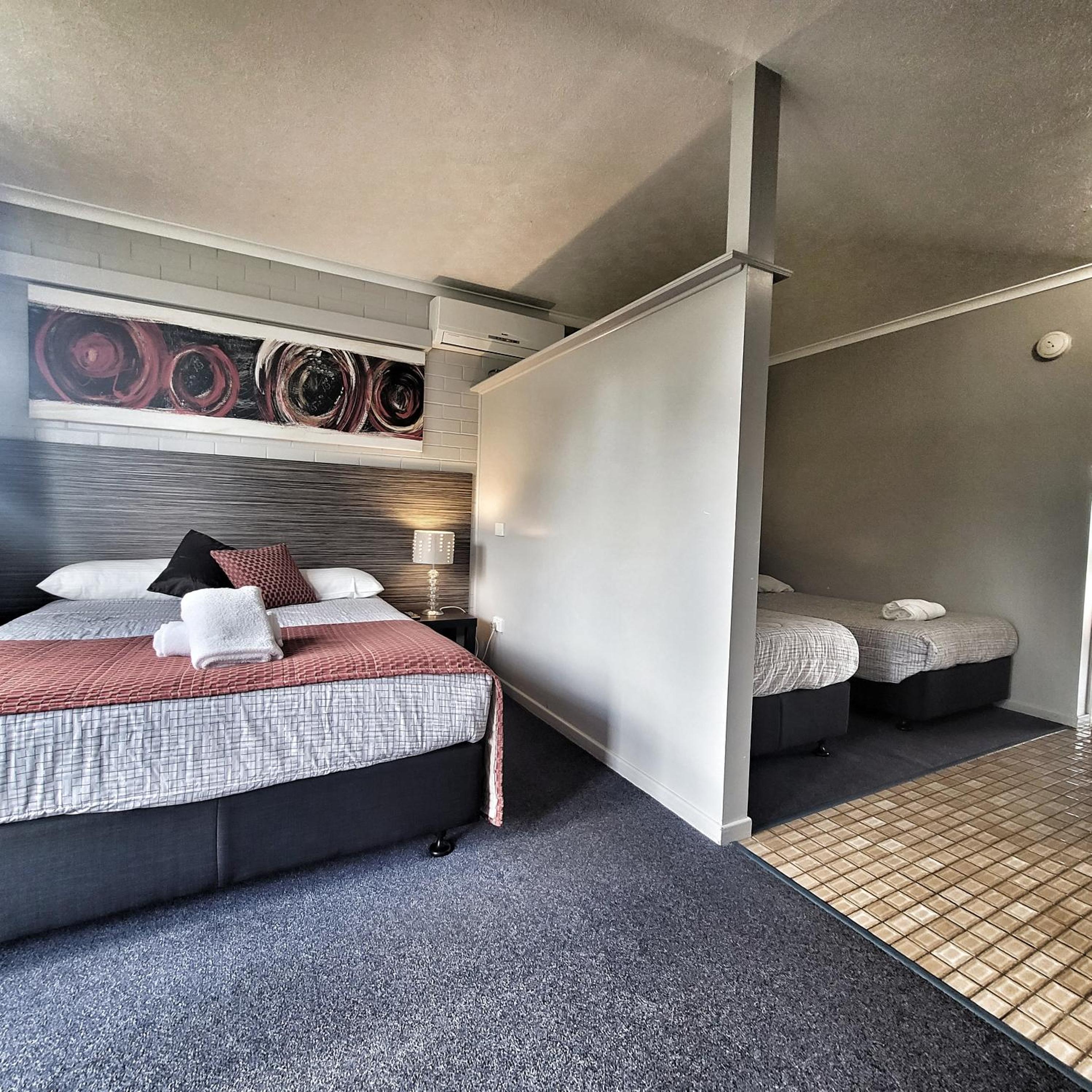 Raceview Motor Inn