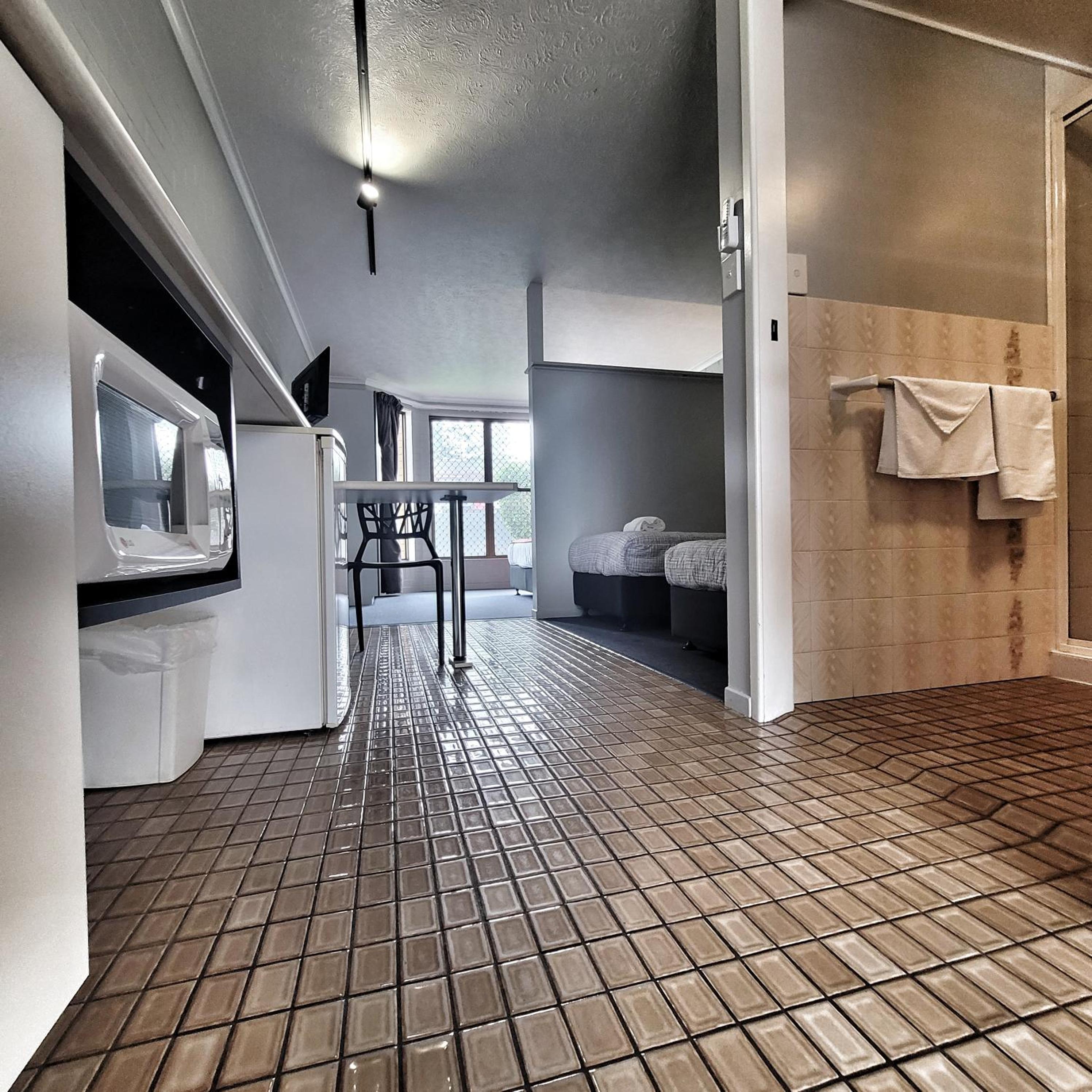 Raceview Motor Inn