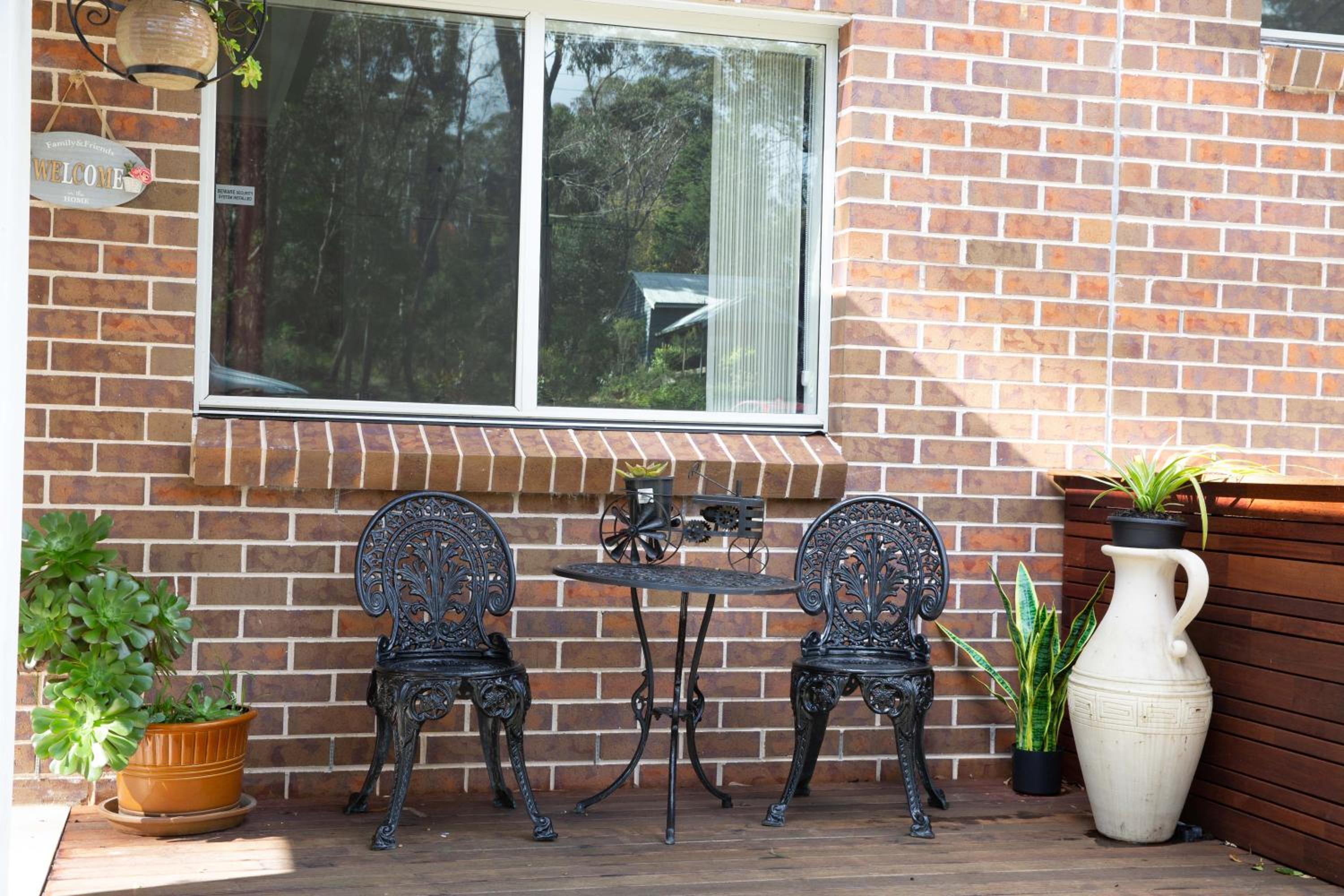 Spacious 5BR House Fireplace Garden Retreat
