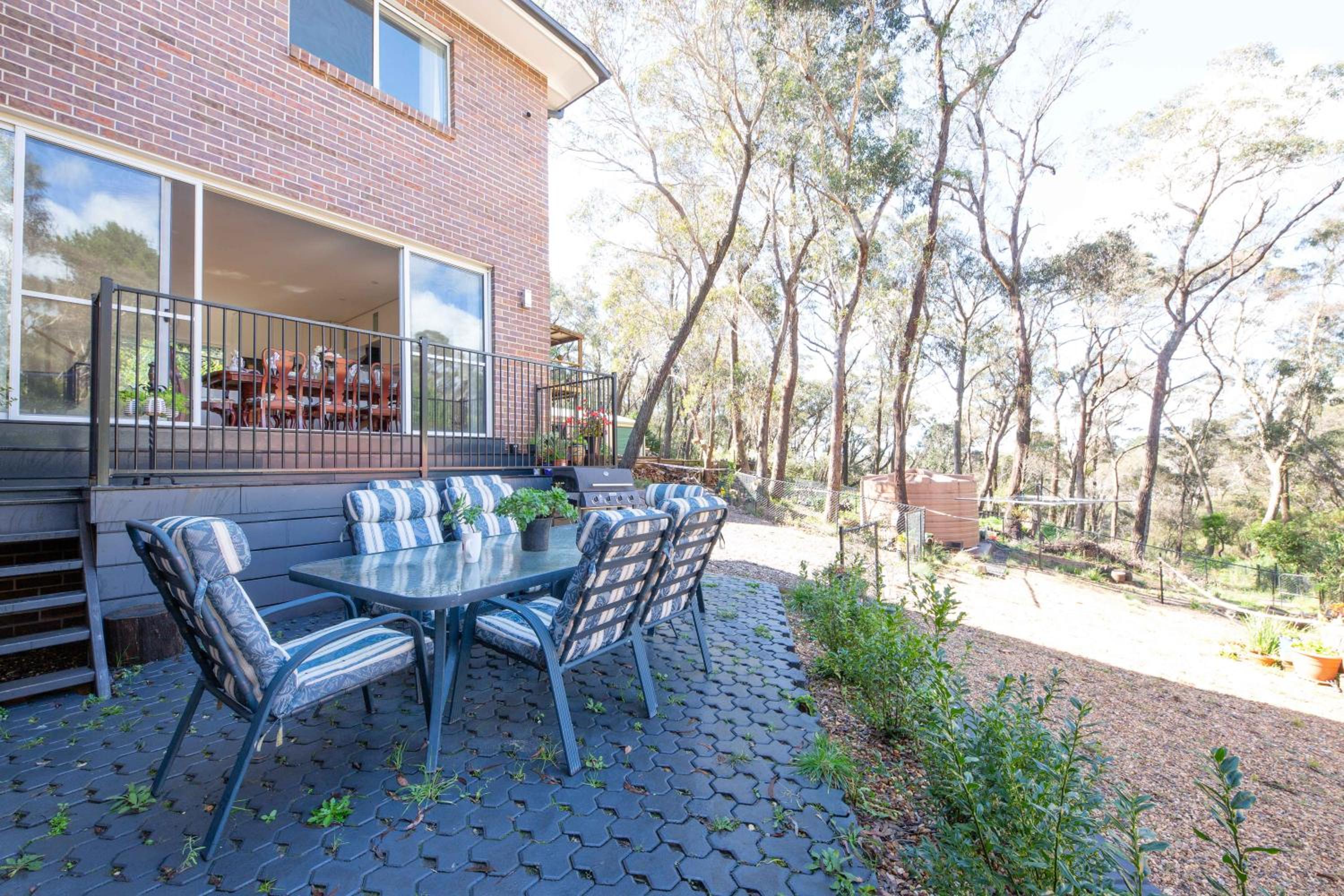 Spacious 5BR House Fireplace Garden Retreat