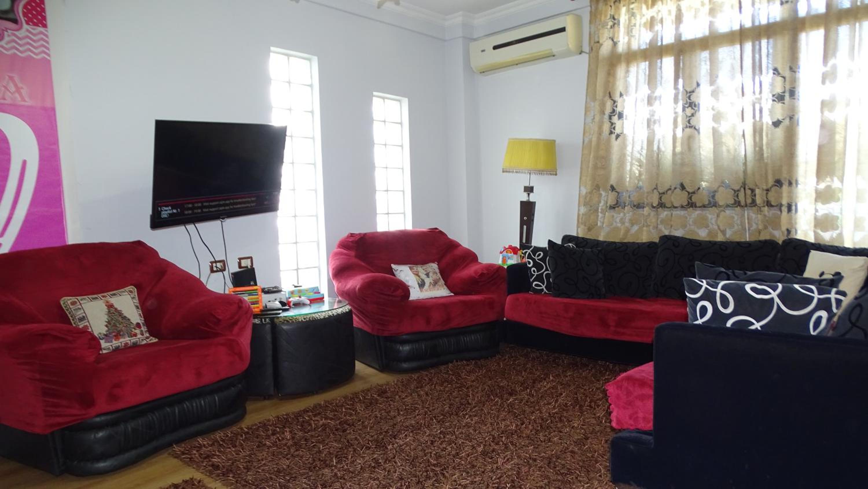 Central Apartments Shoshi