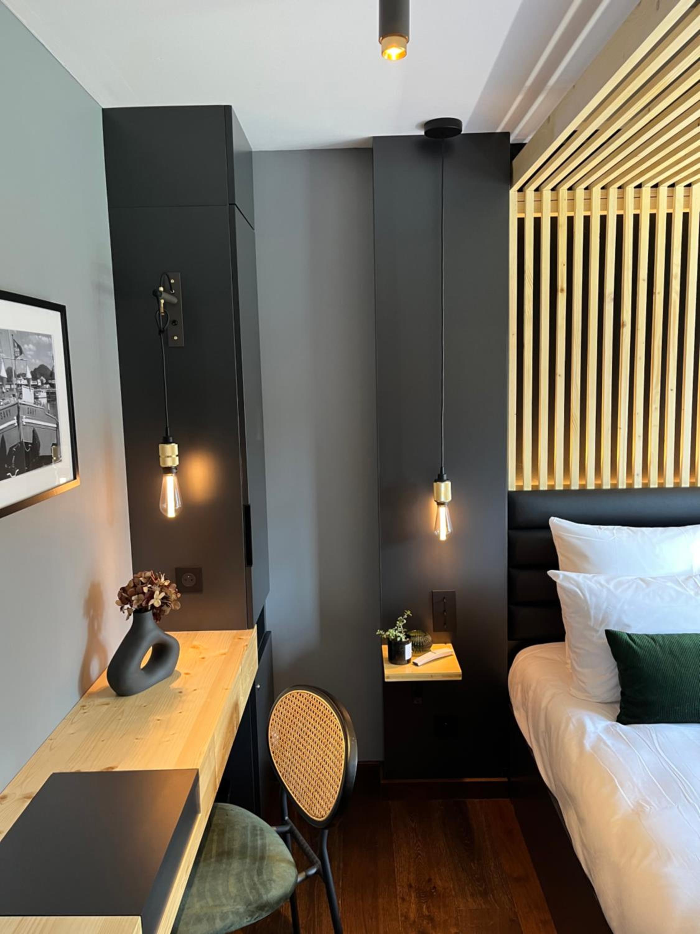 Savy Hôtel en Verdun — hotel room