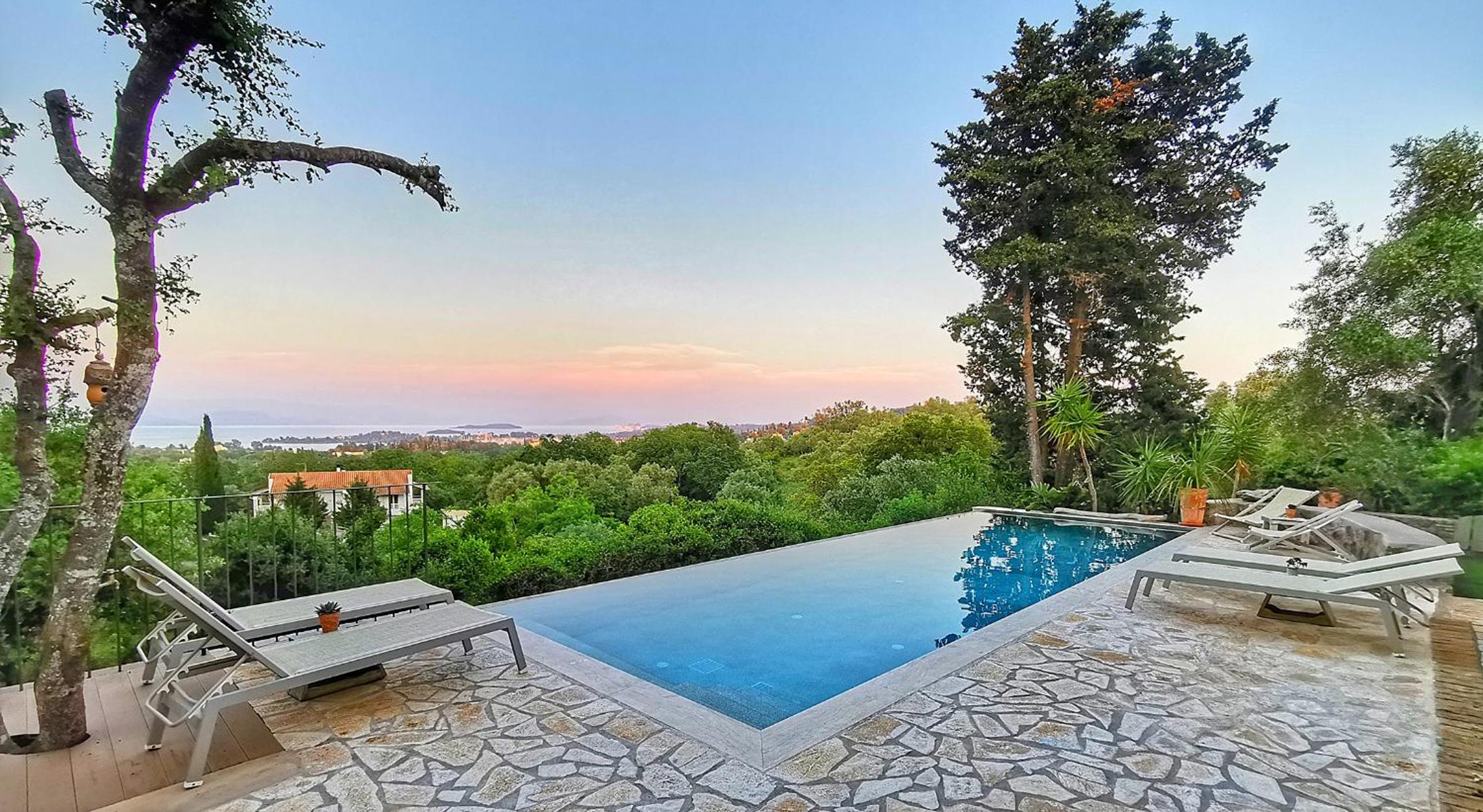 Xenonerantzia Country style villa view 2