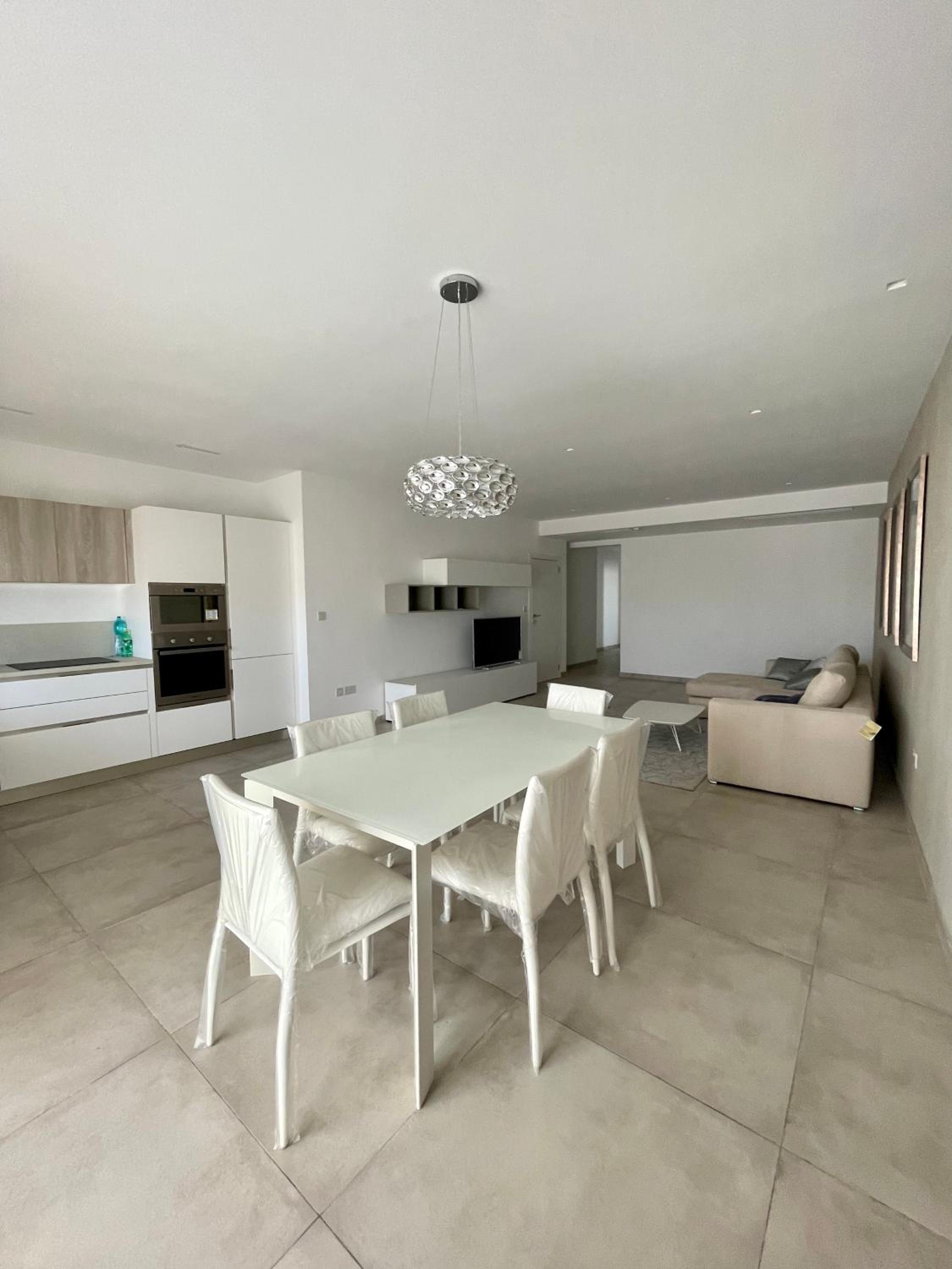 Balzan Luxury Living view 5