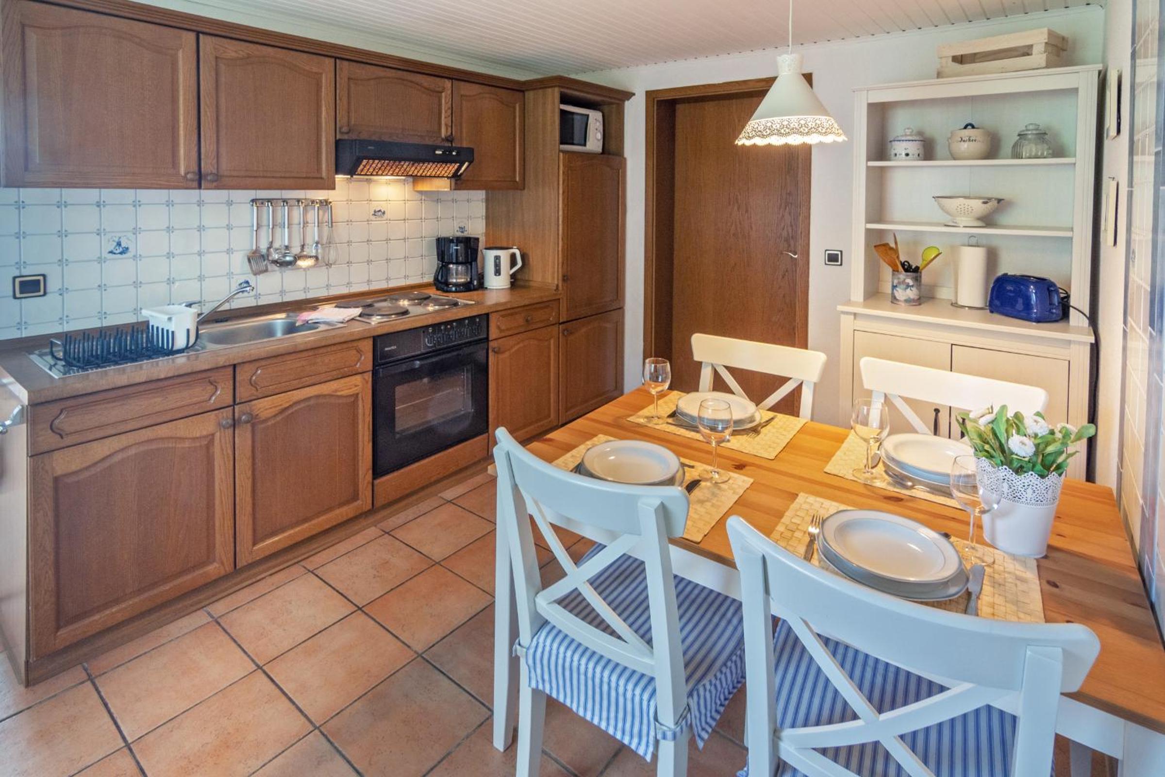 Strandkorb en Neßmersiel — kitchen