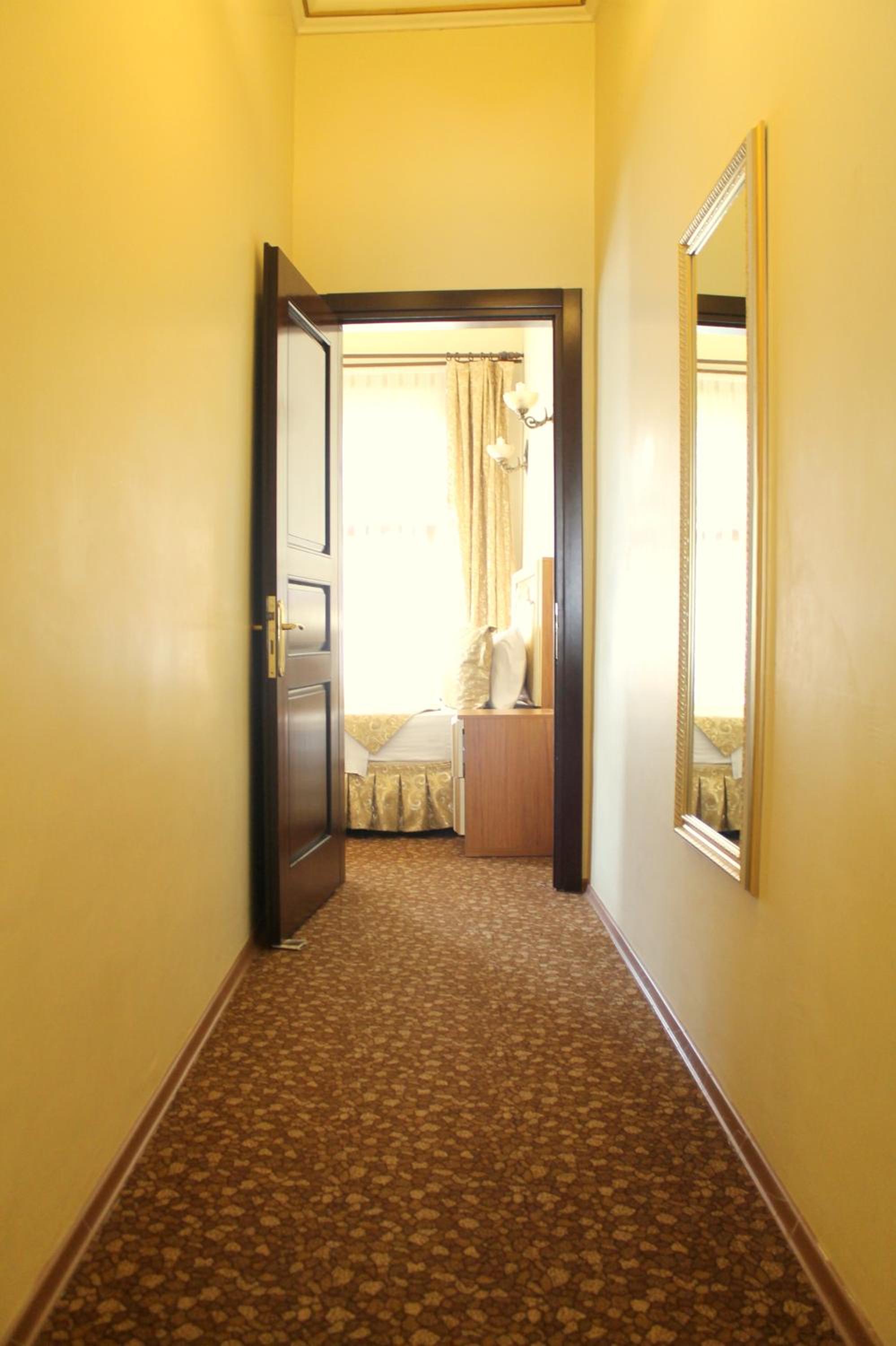 Blue Eye Suites