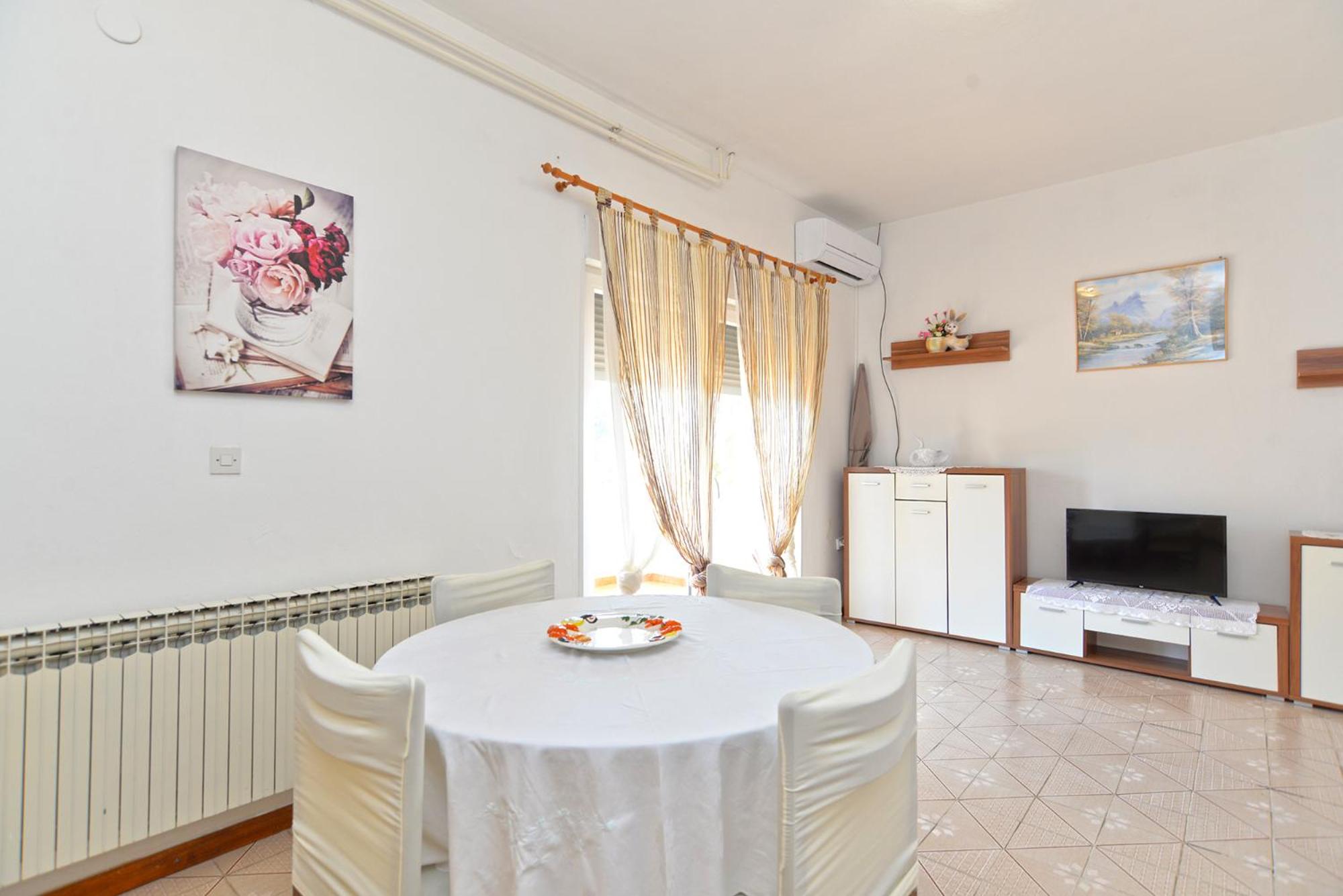 Apartment Silvio 1779 view 5