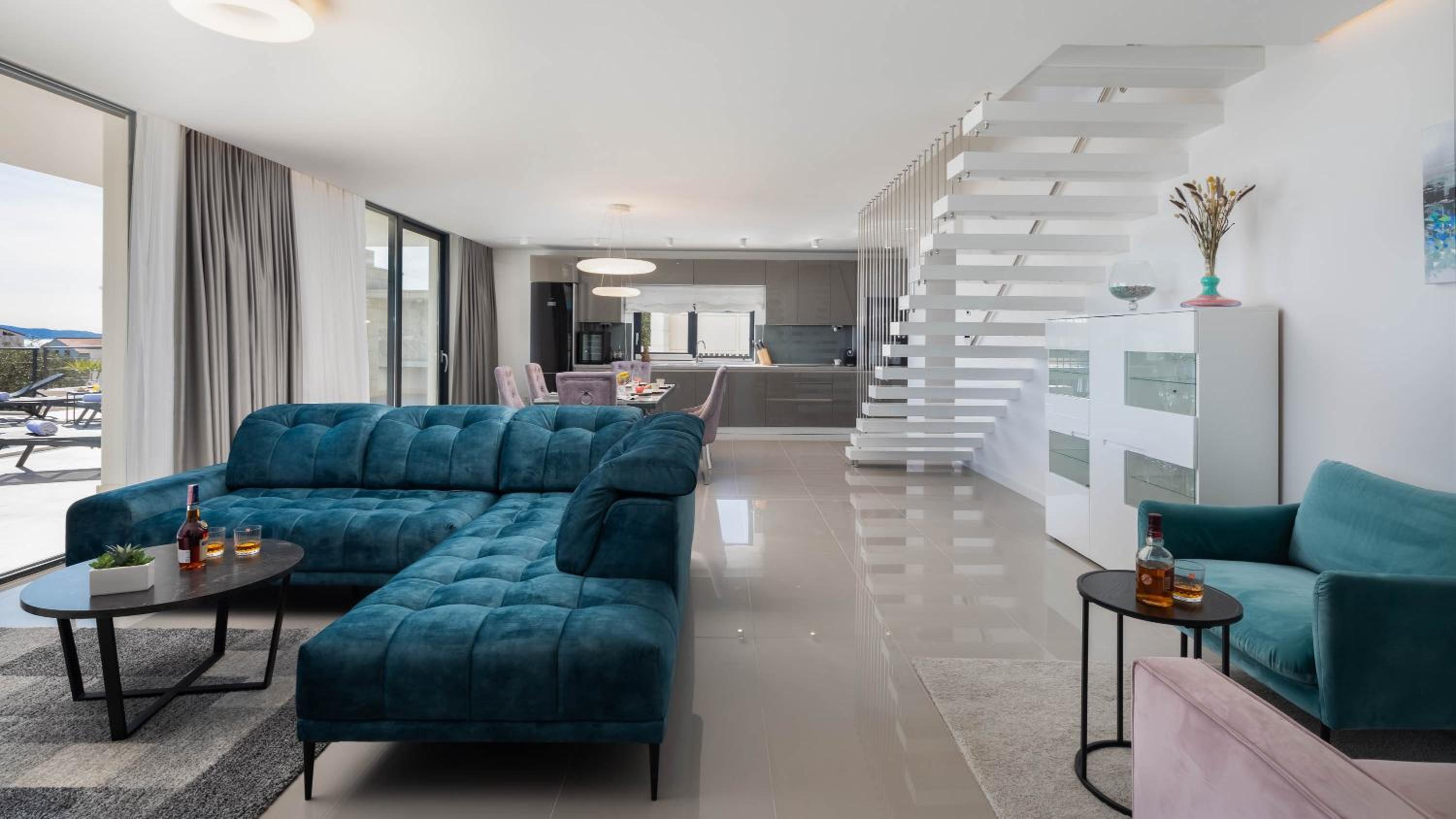 Luxury Villa Spotlight with Pool view 5