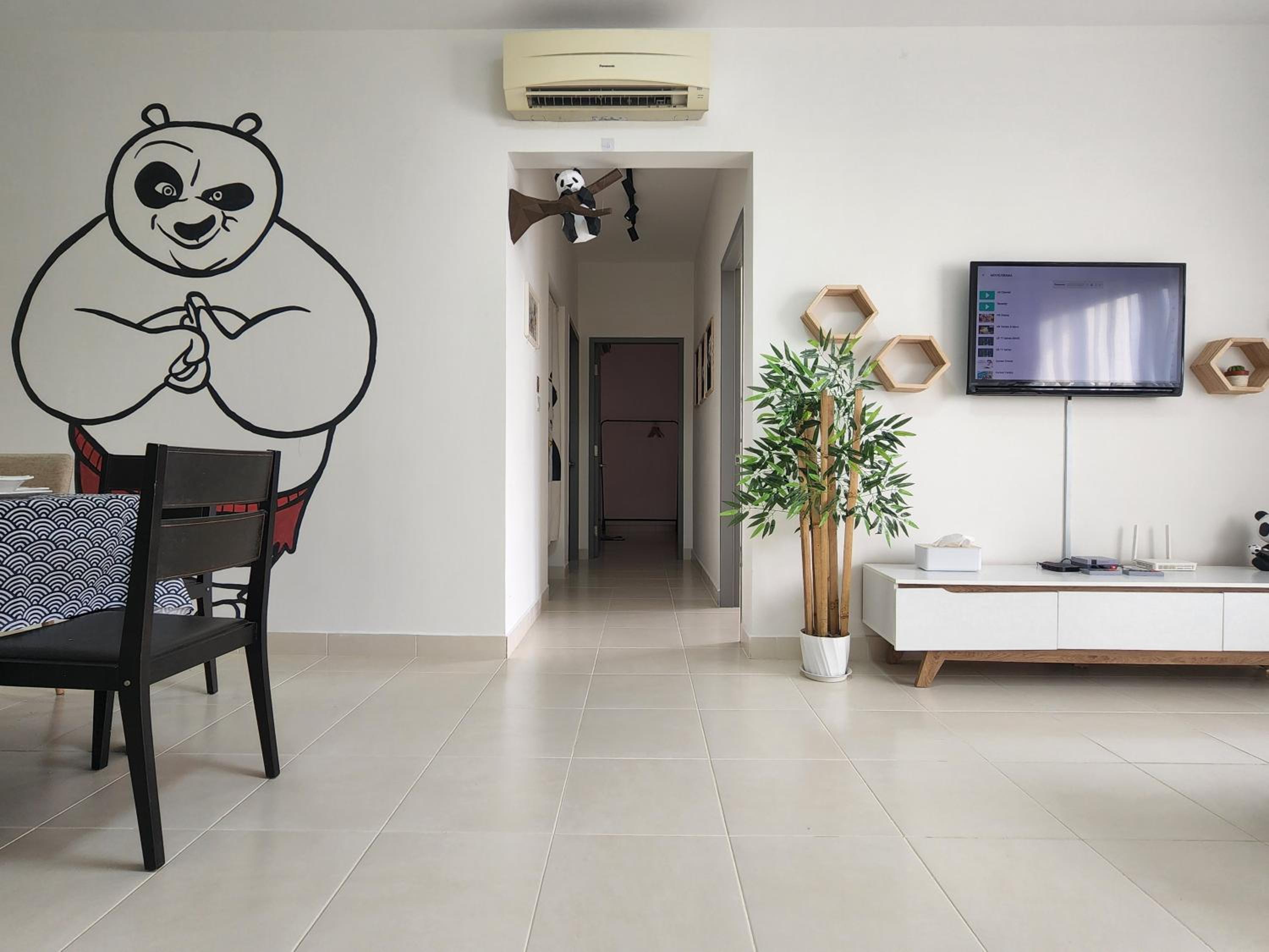 Netflix Panda House 3B2R Rimbayu kota kemuning with Atari games view 4