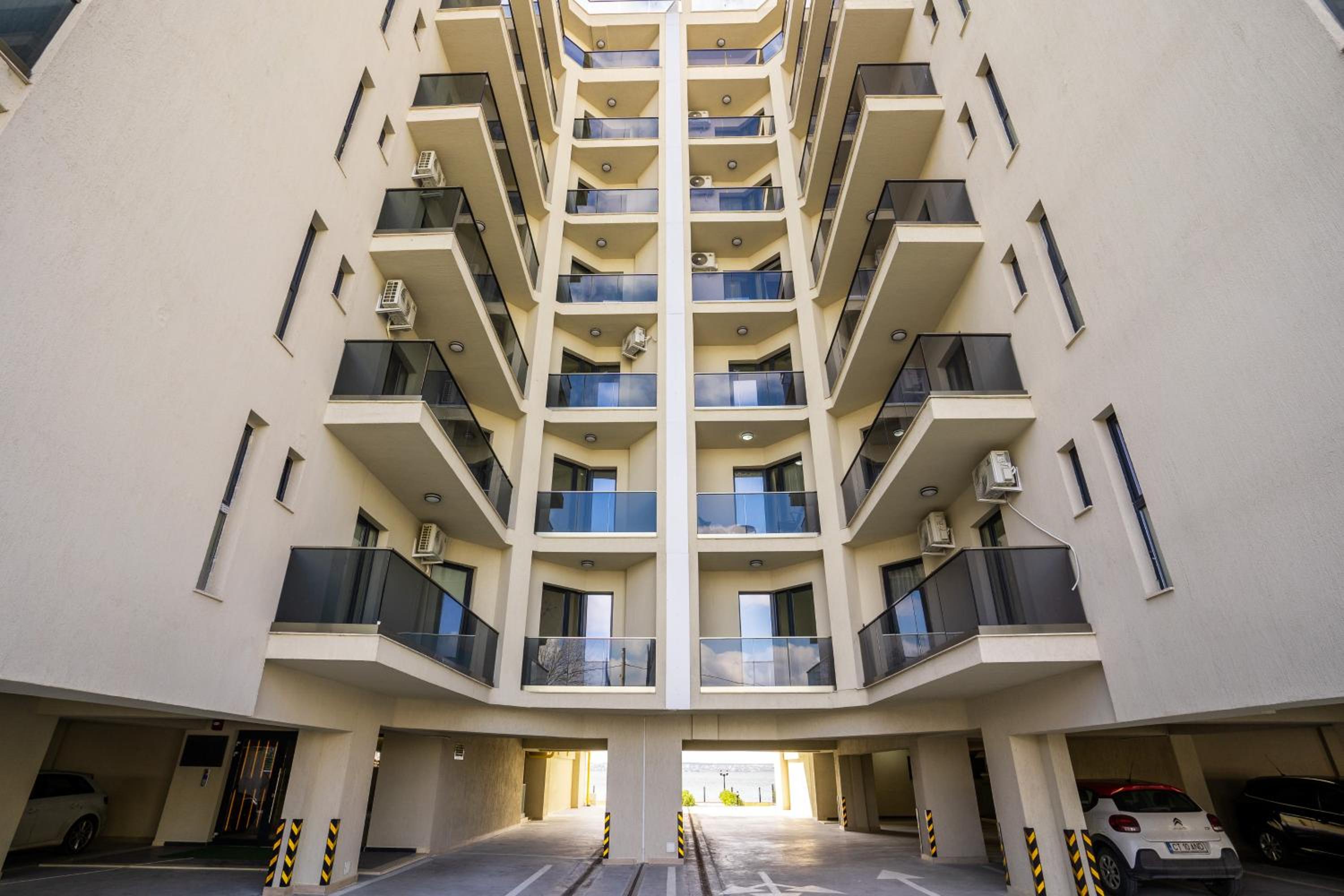 SOLID BARRELS LUXURY APARTMENTS
