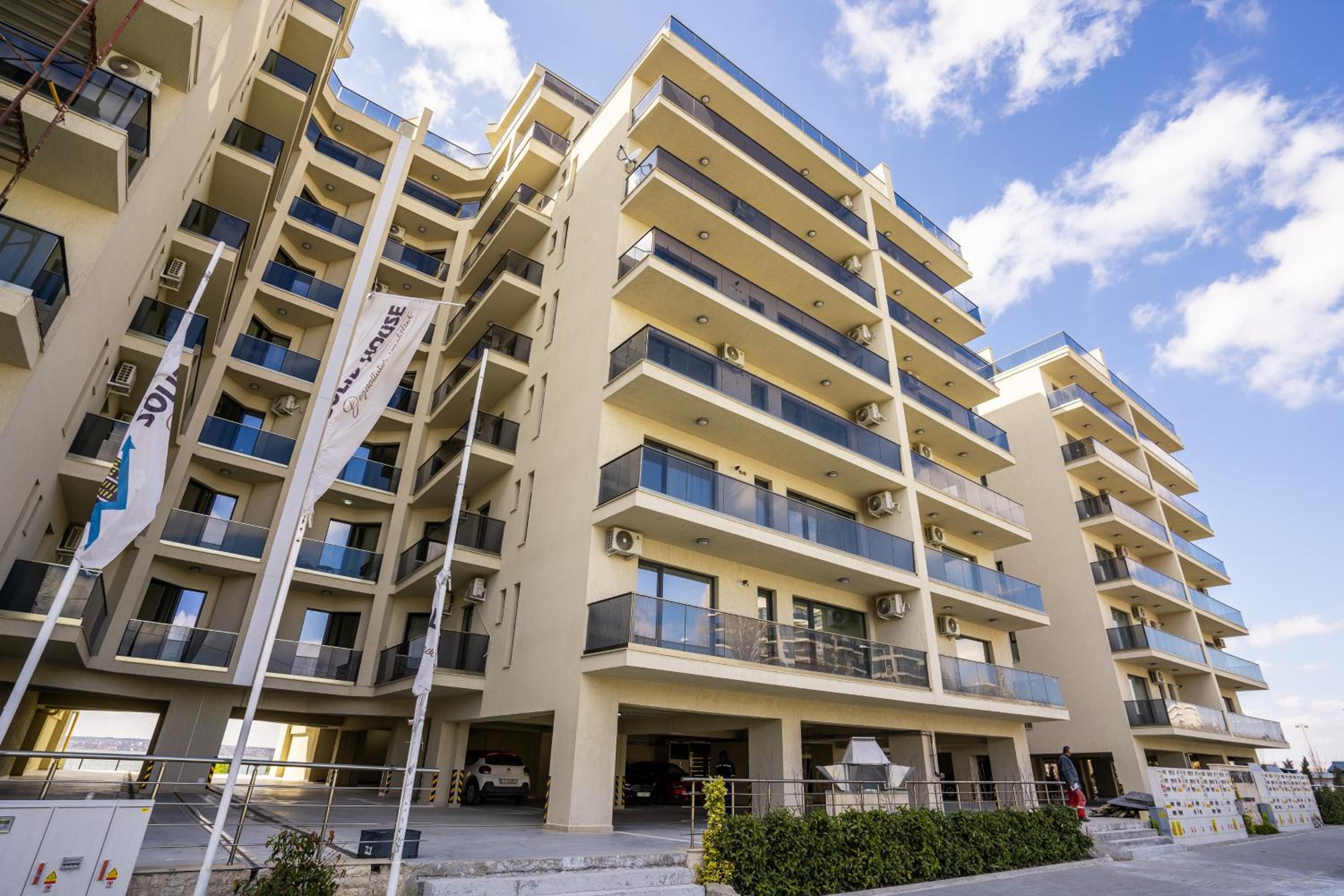 SOLID BARRELS LUXURY APARTMENTS