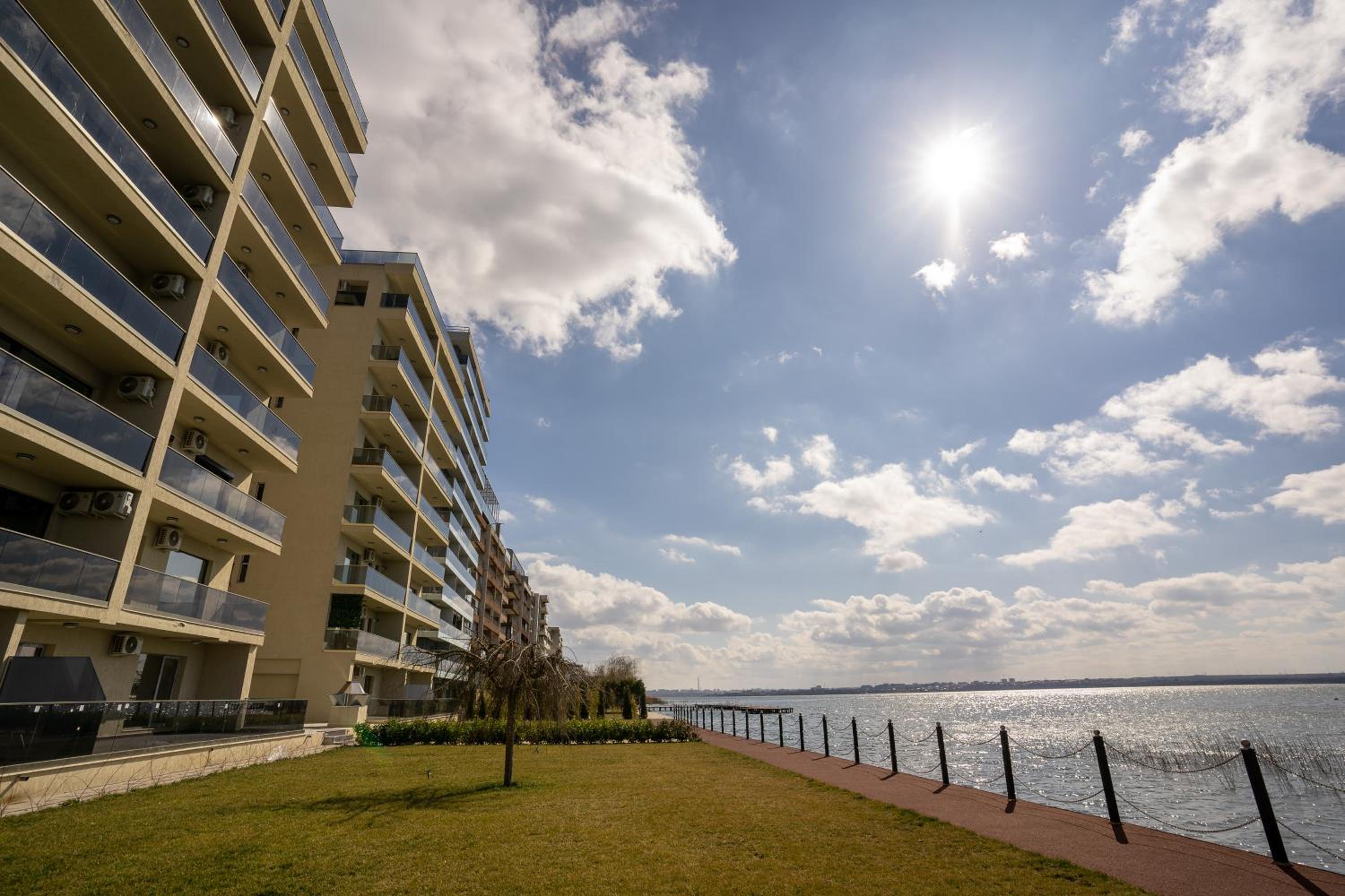 SOLID BARRELS LUXURY APARTMENTS