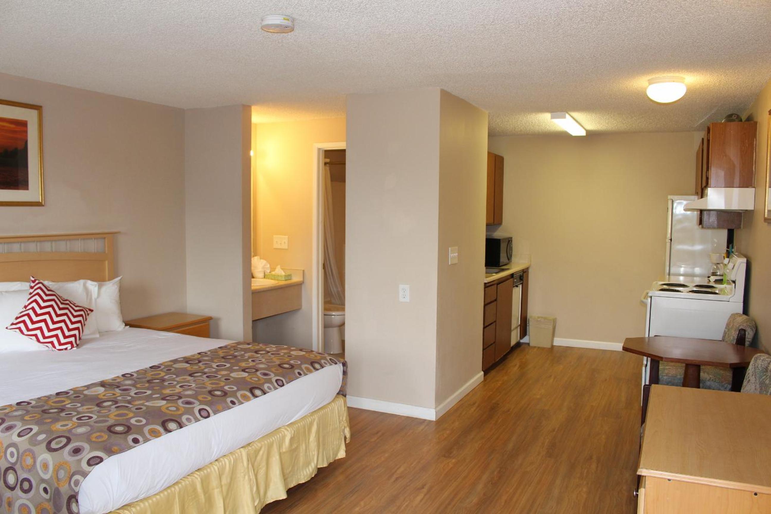 Days Inn by Wyndham Lakewood South Tacoma