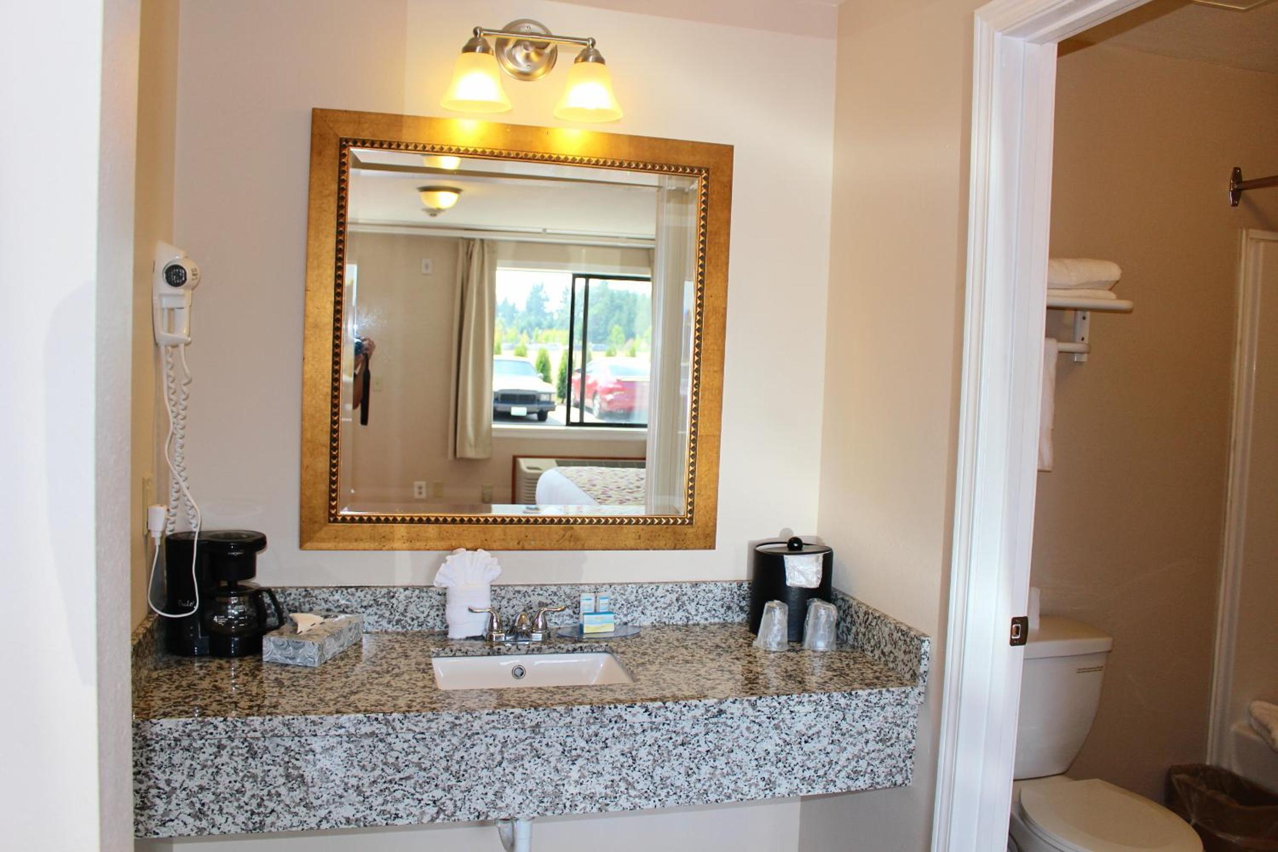 Days Inn by Wyndham Lakewood South Tacoma