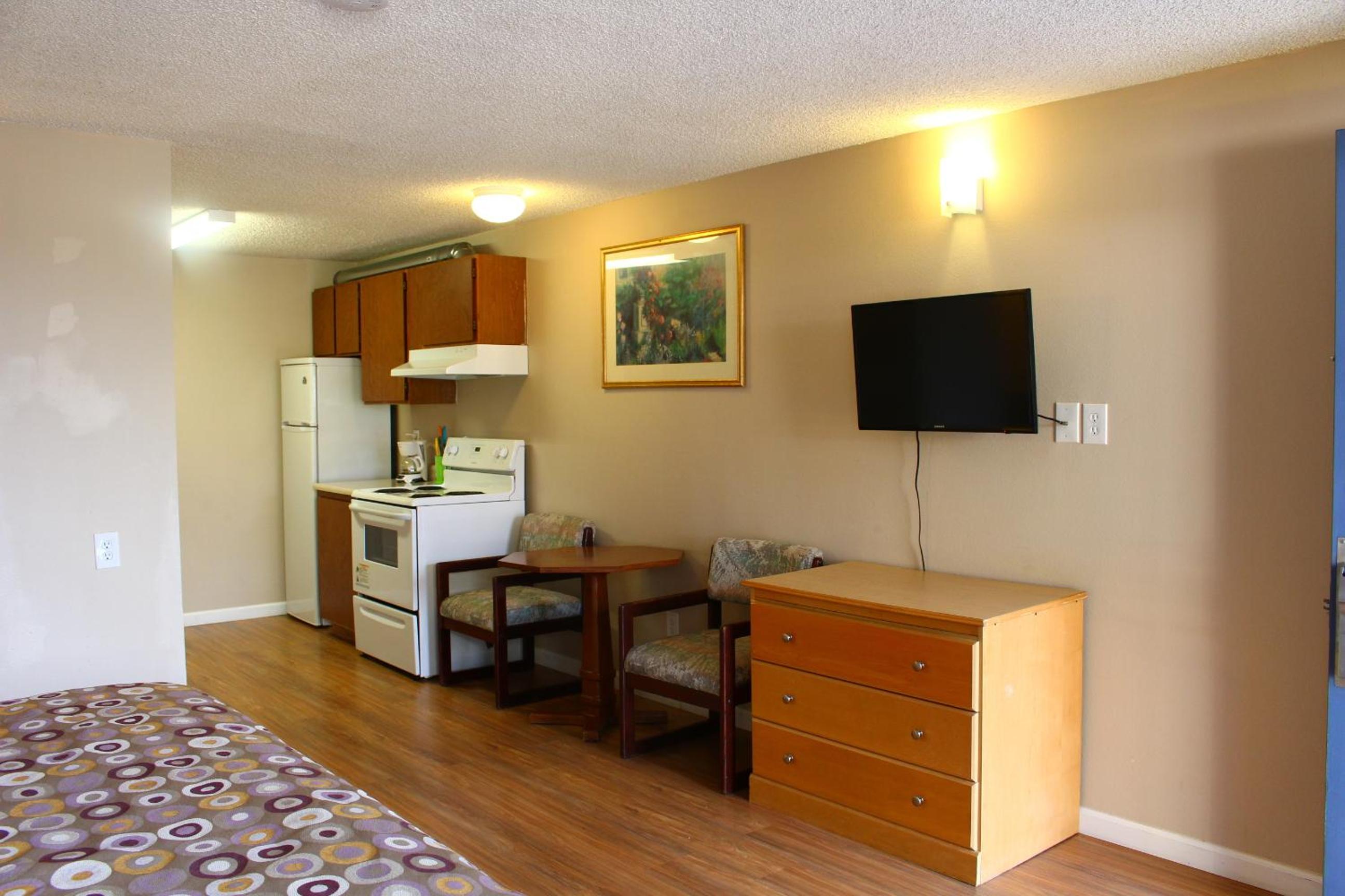 Days Inn by Wyndham Lakewood South Tacoma