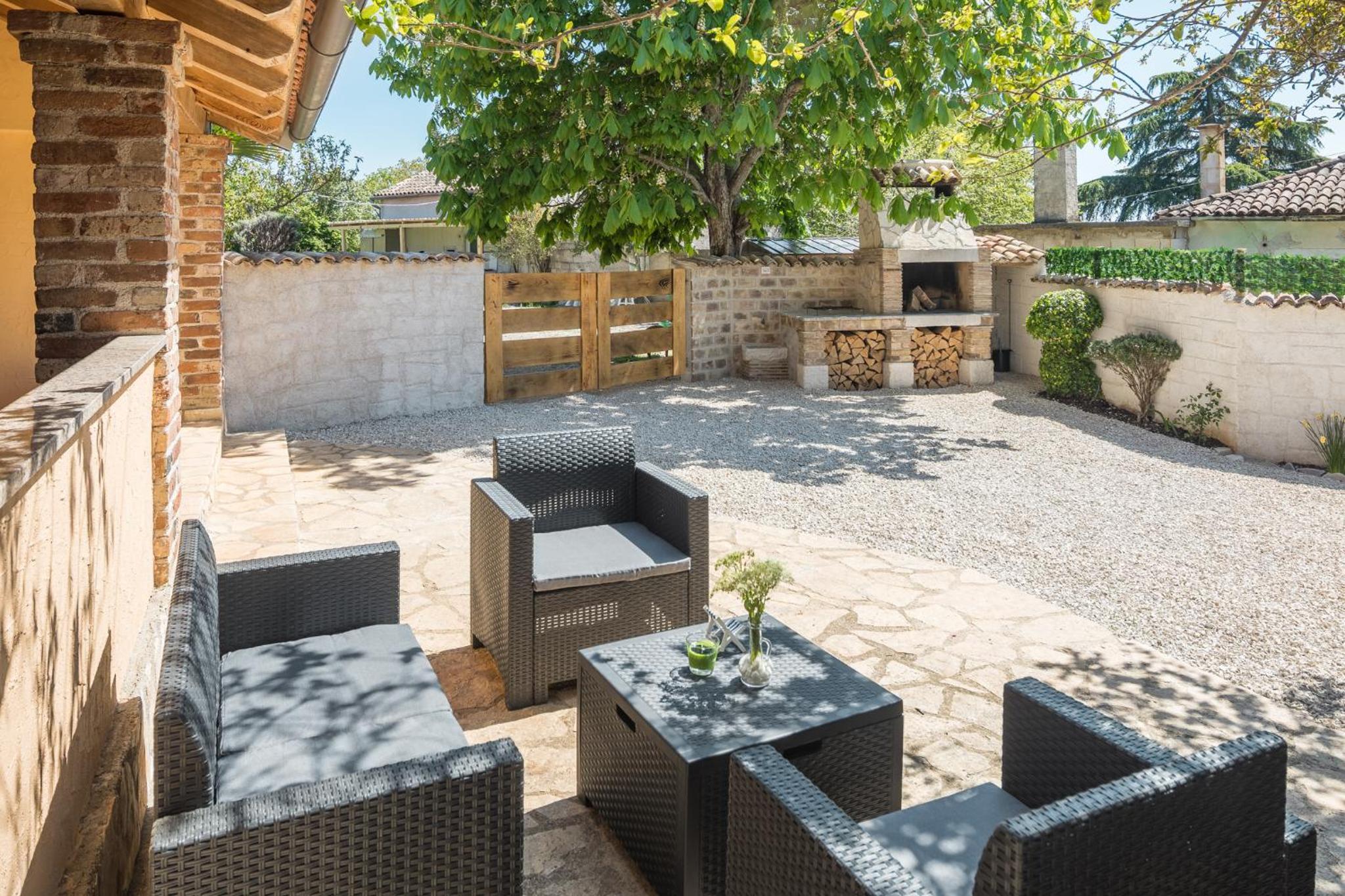 Casa Viktoria with private garden and BBQ view 4