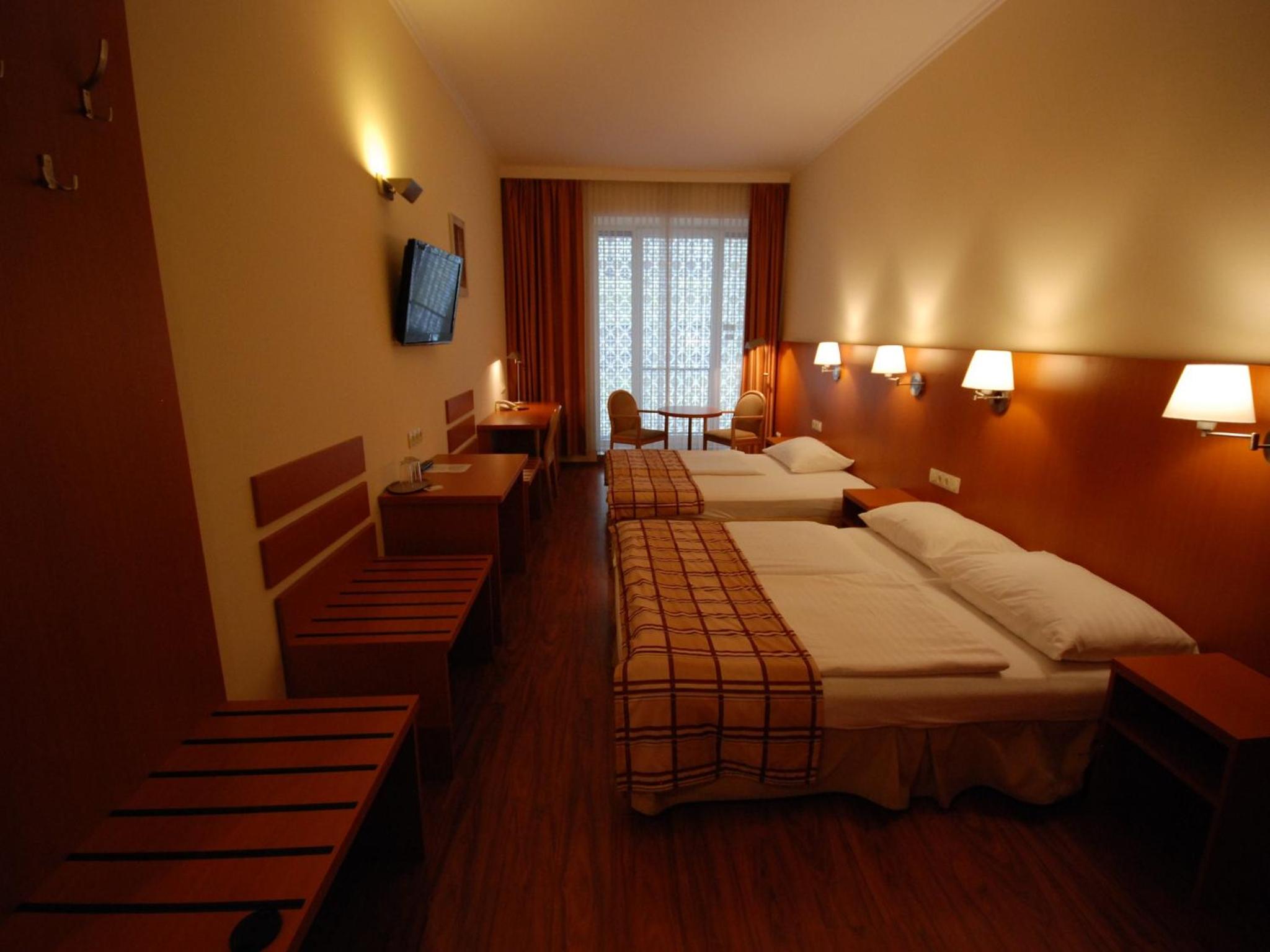 Continental Hotel-Pension