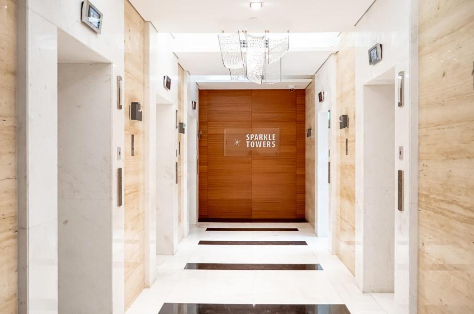 HiGuests - Spacious Apt for 5 With Spectacular Marina Views