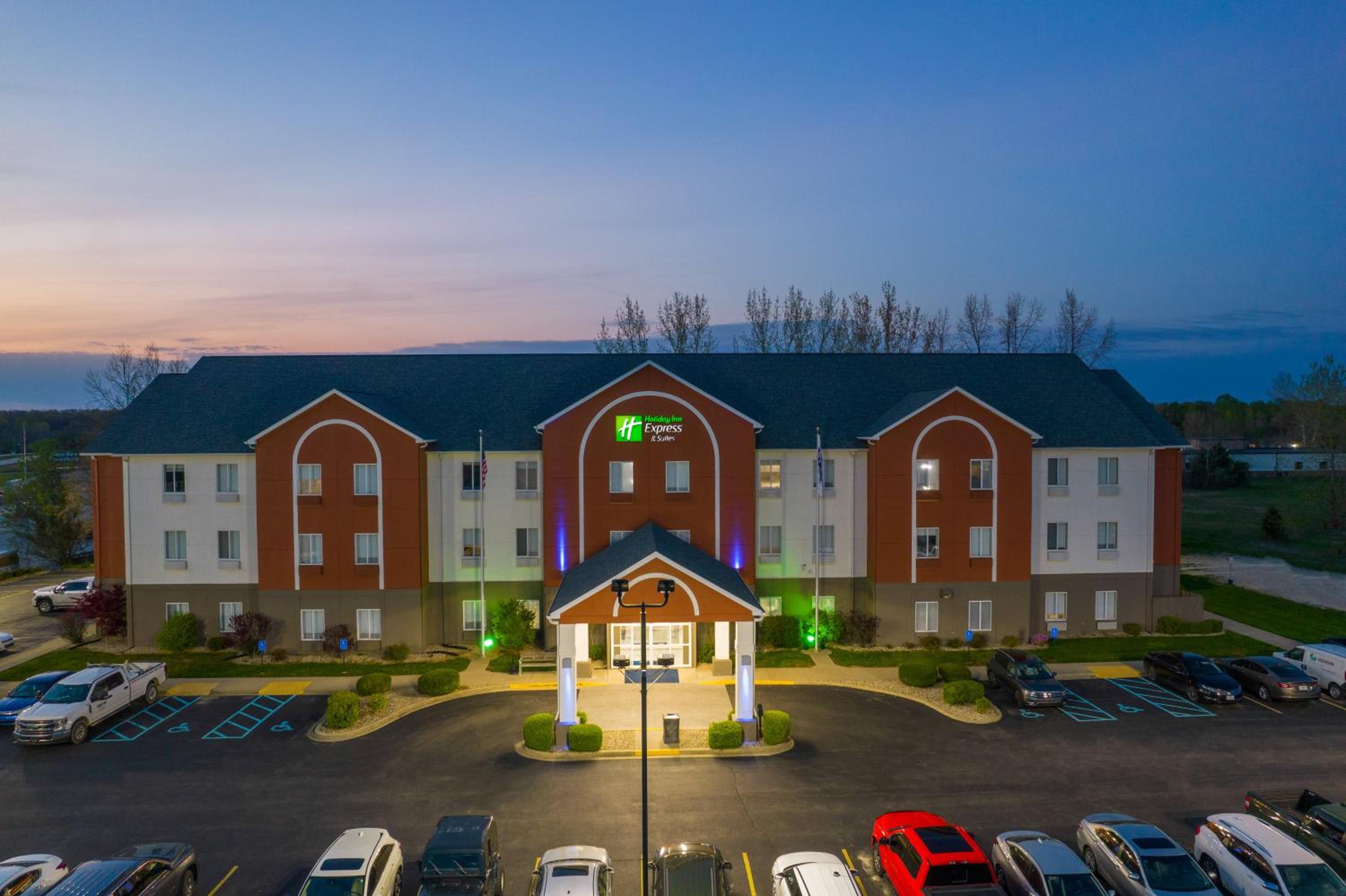 Hotel Holiday Inn Express & Suites Bedford By Ihg