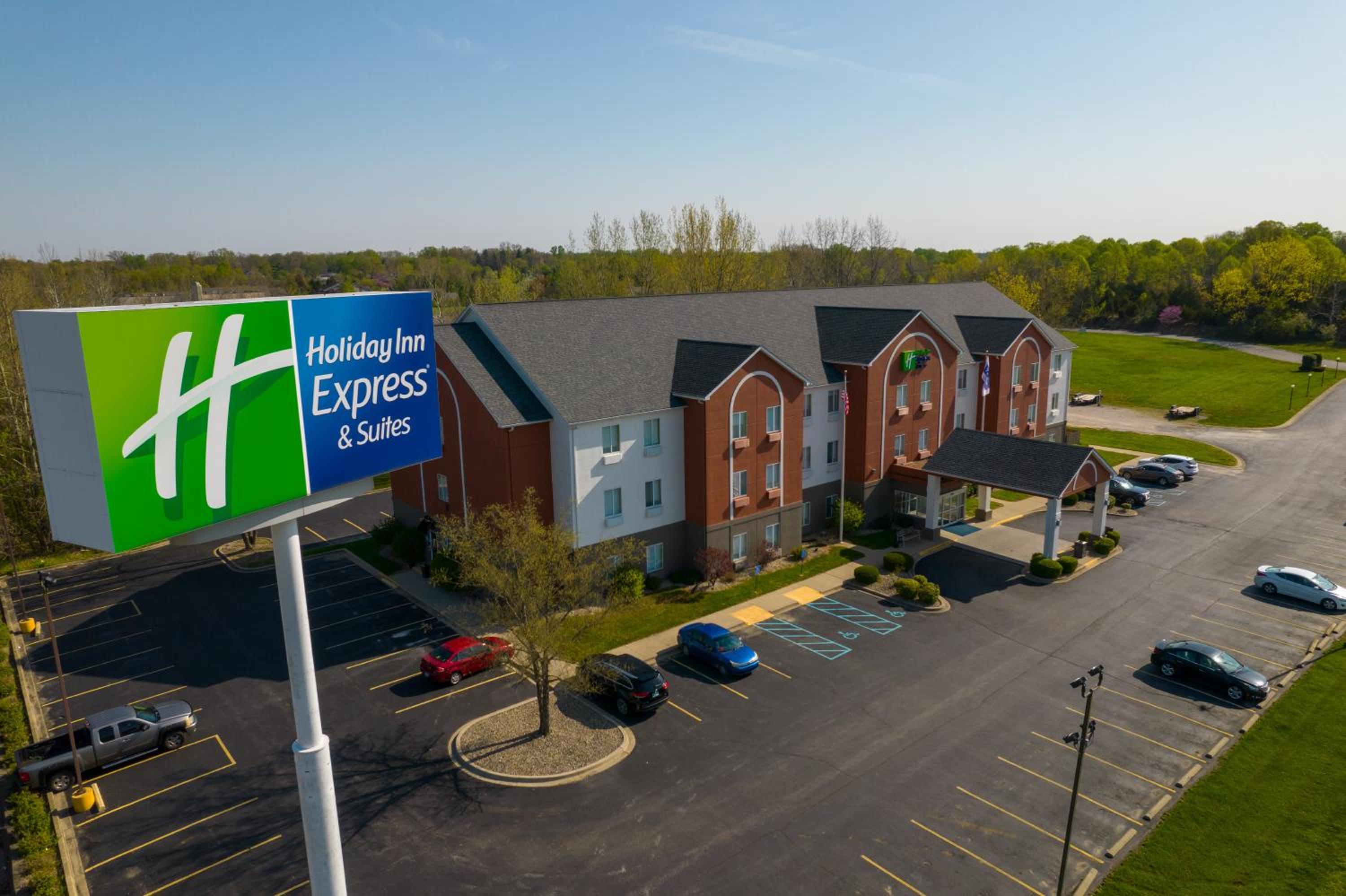 Bloomington Vacations - Holiday Inn Express Hotel  Suites Bedford, an IHG Hotel - Property Image 3
