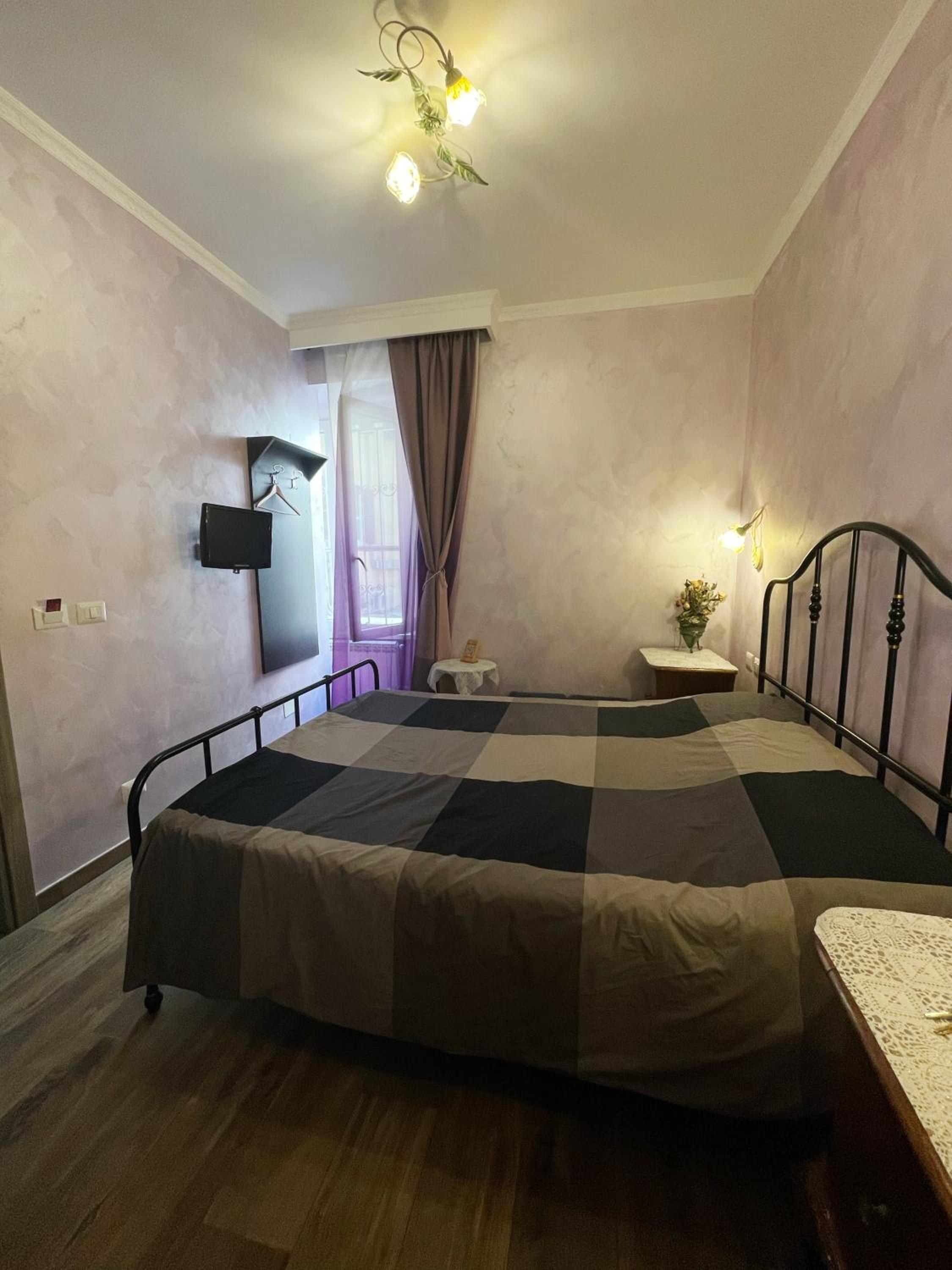 Iris Guest House