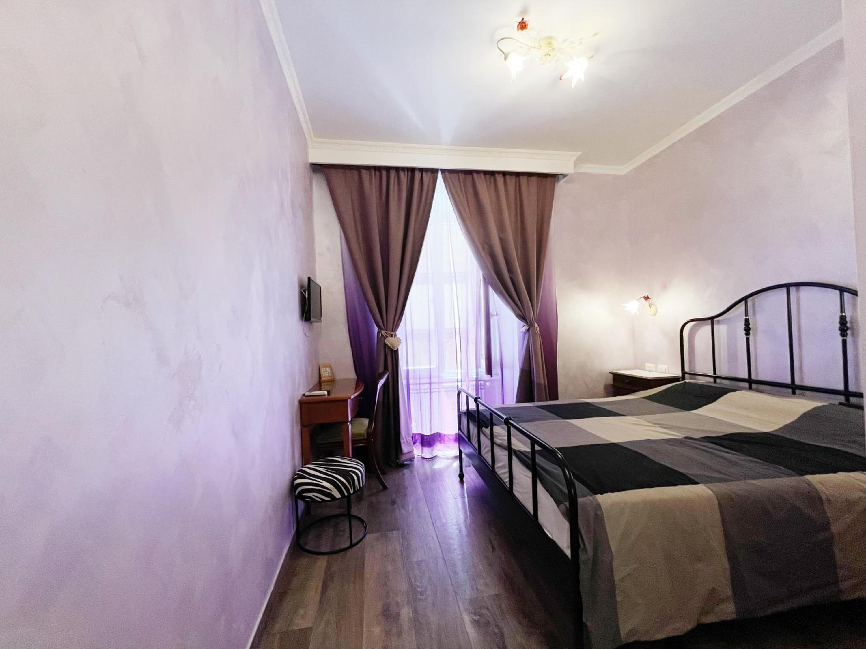 Iris Guest House