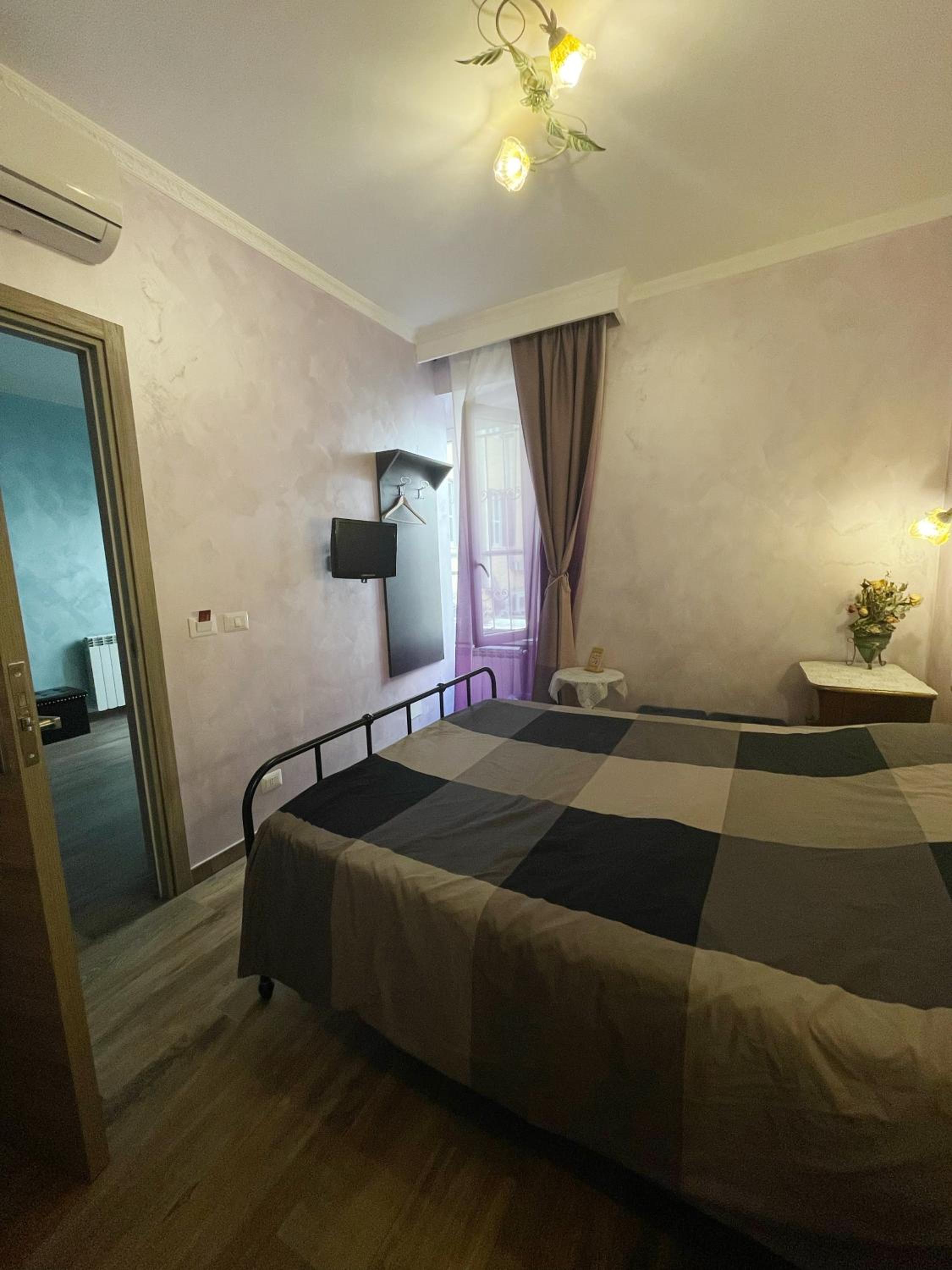 Iris Guest House