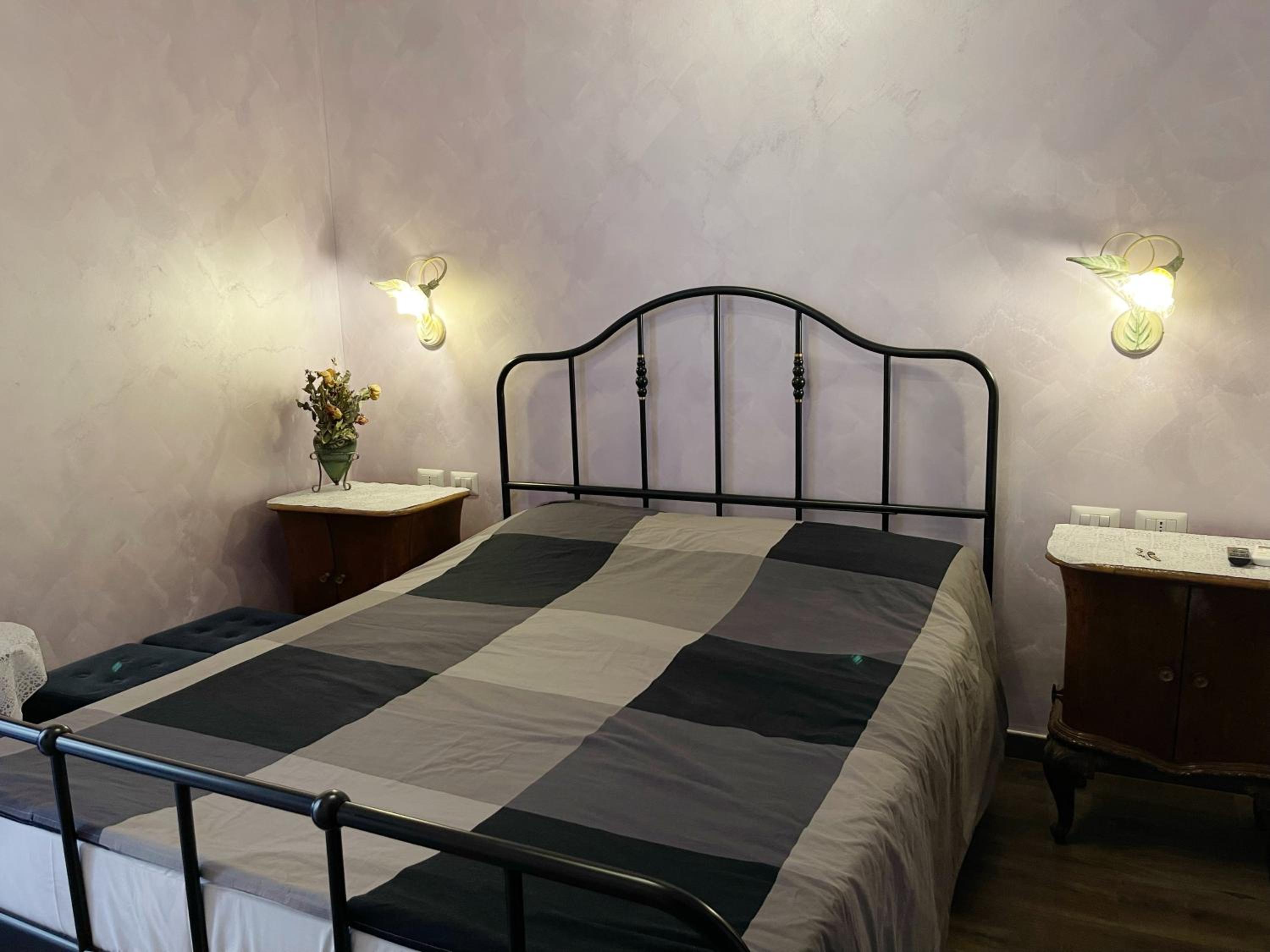 Iris Guest House