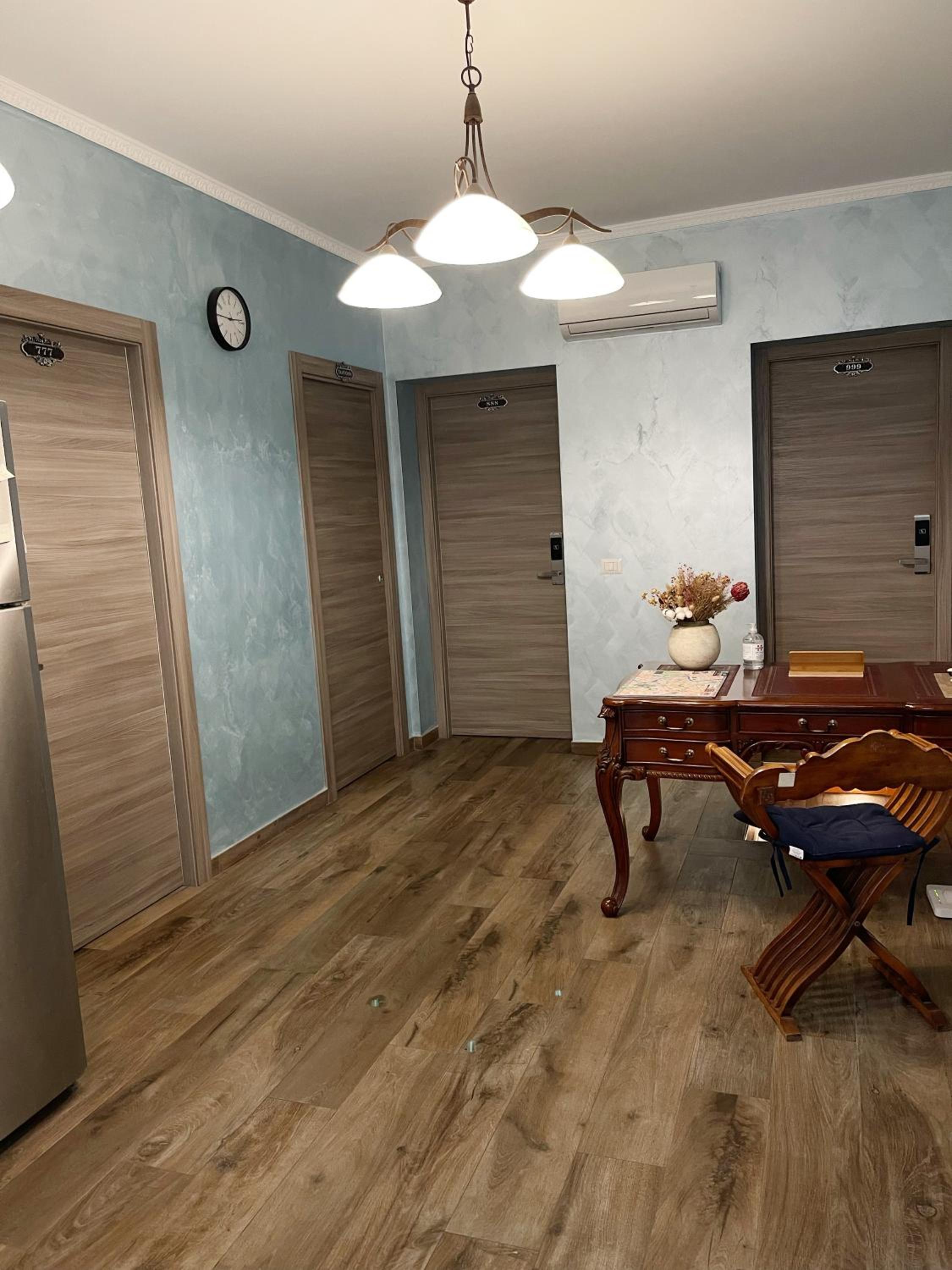 Iris Guest House