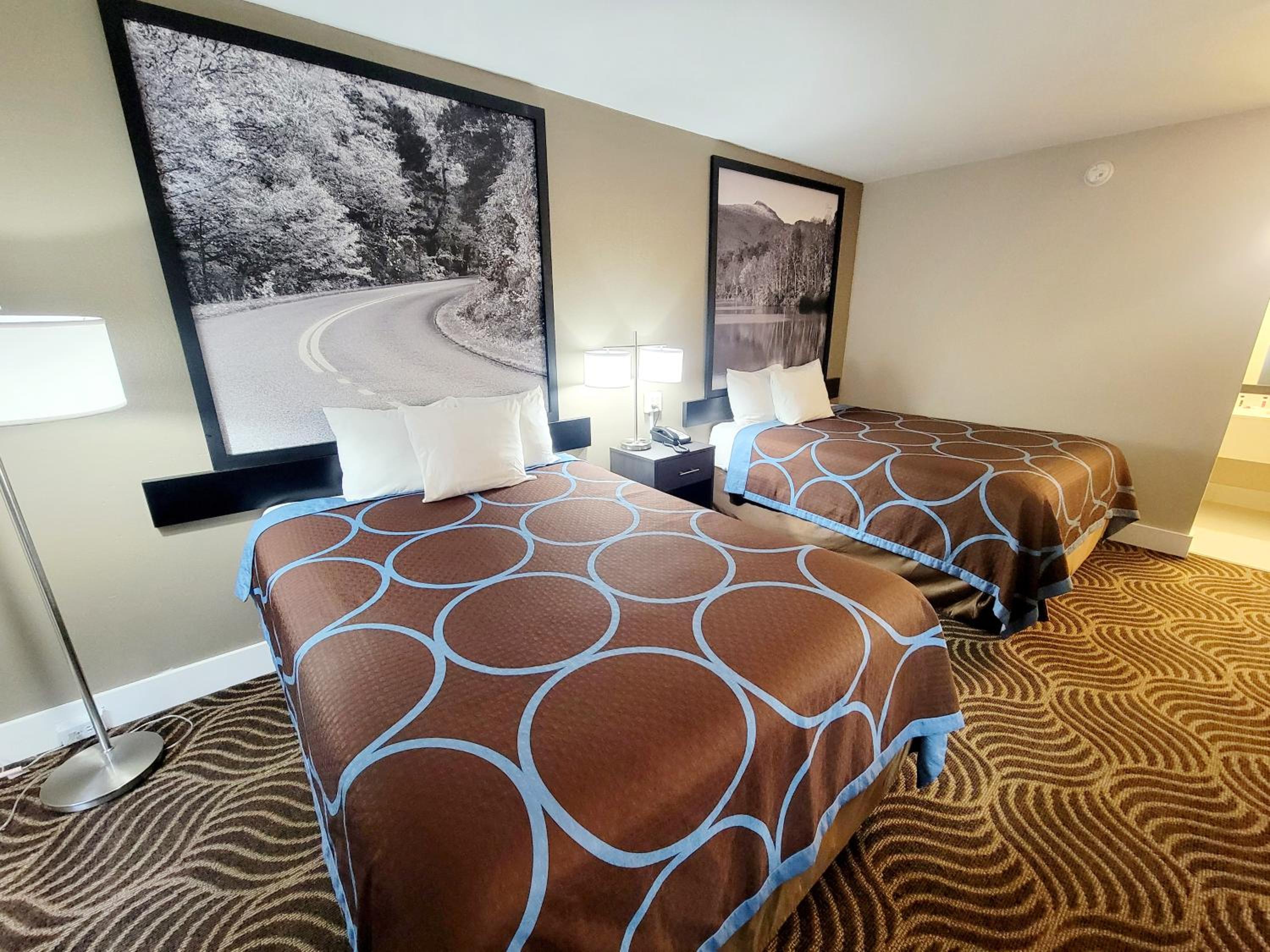 Marion Vacations - Super 8 by Wyndham Marion NC - Property Image 21