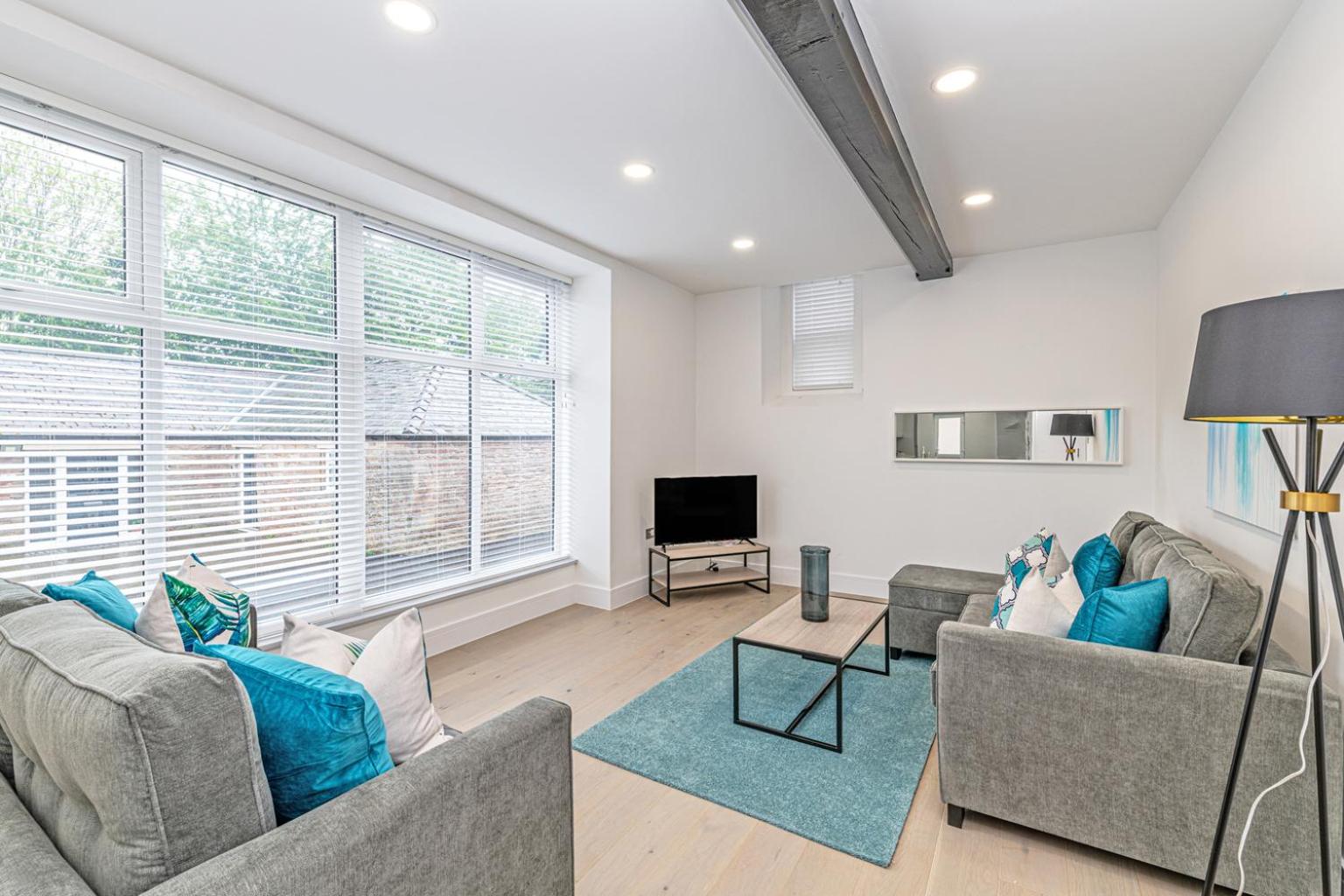 Coniston House, 3 bedrooms with parking, Appleby by Guestz