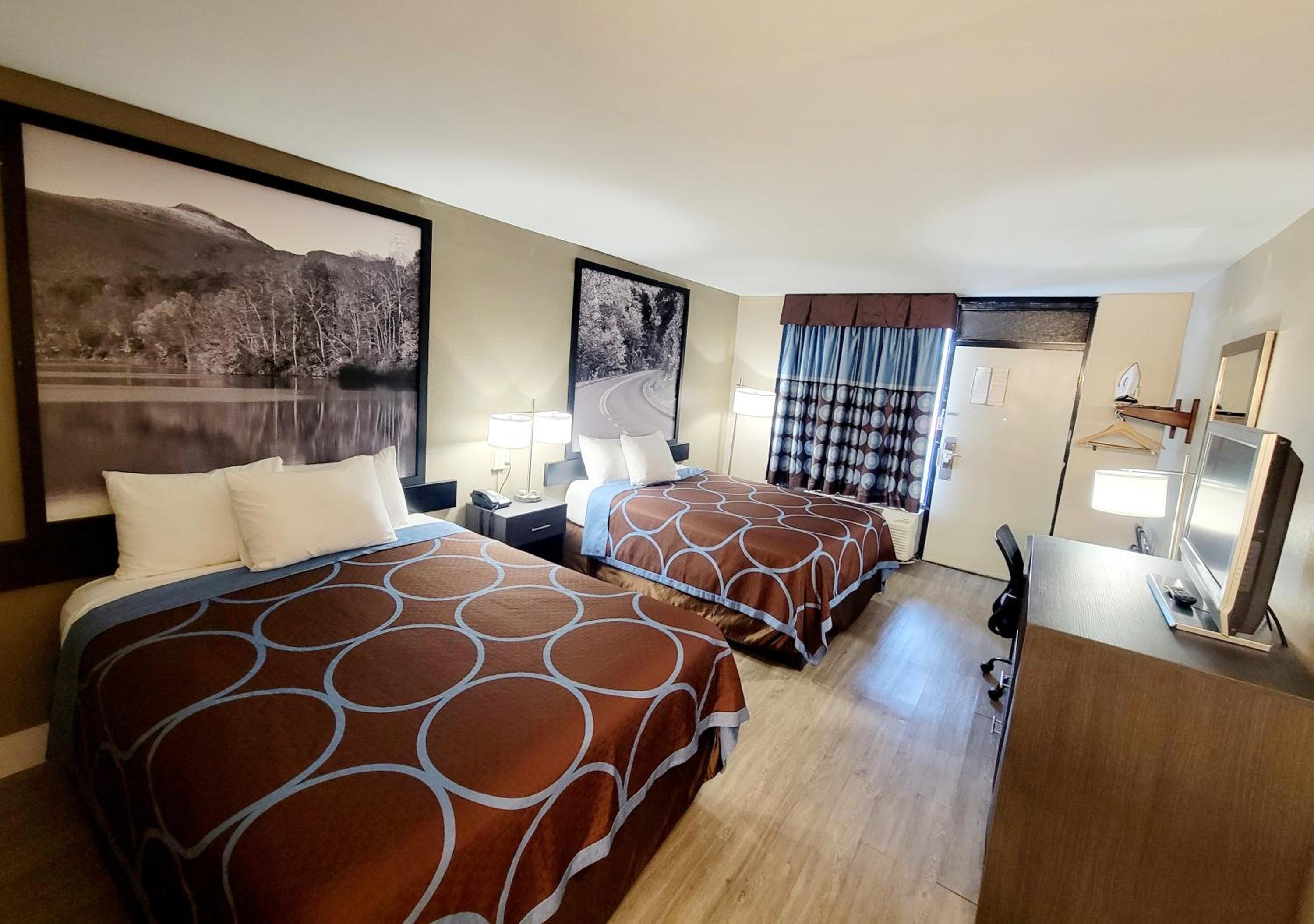 Marion Vacations - Super 8 by Wyndham Marion NC - Property Image 22