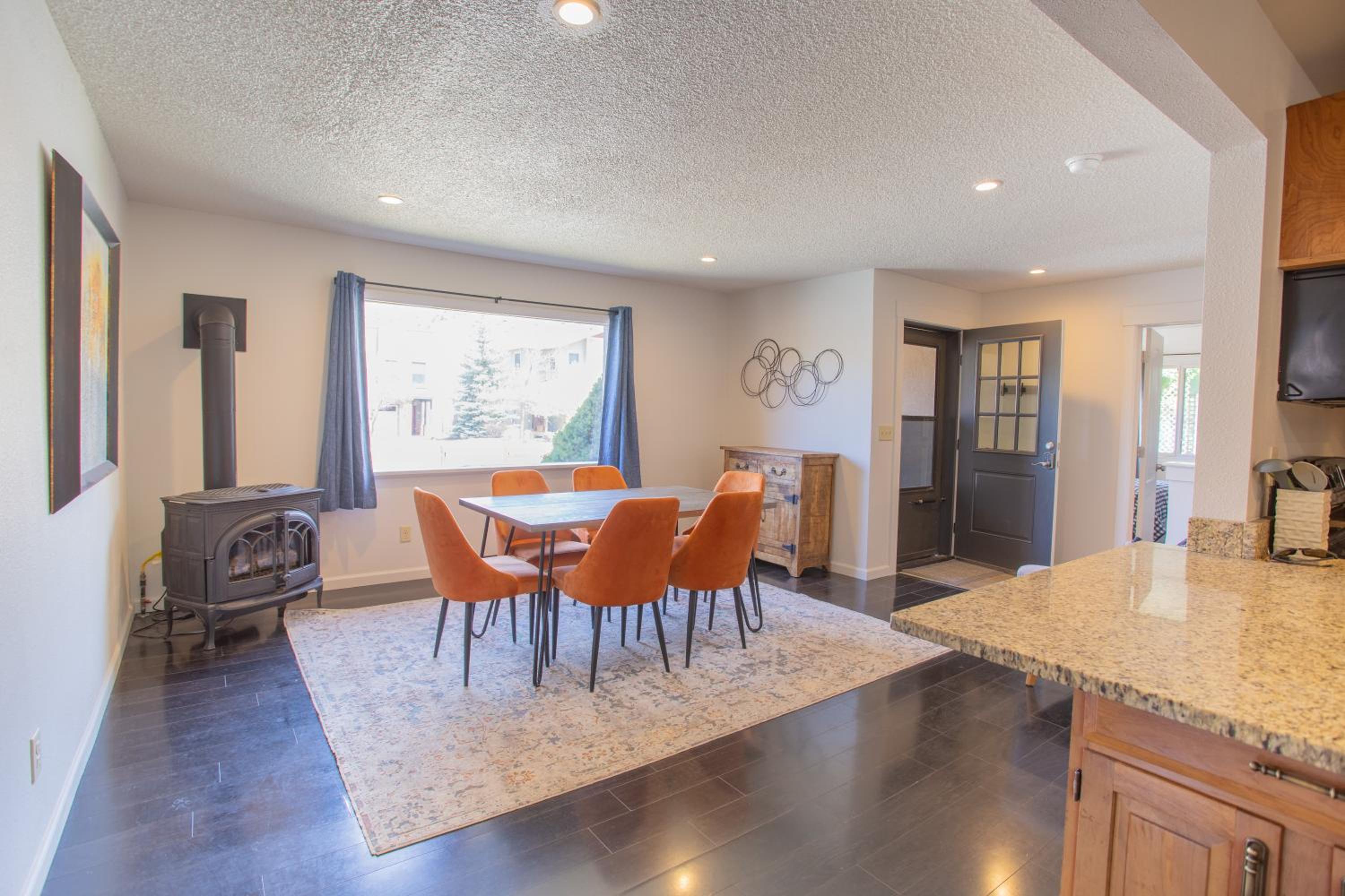 Spacious 4 bedroom house close to everything! view 5
