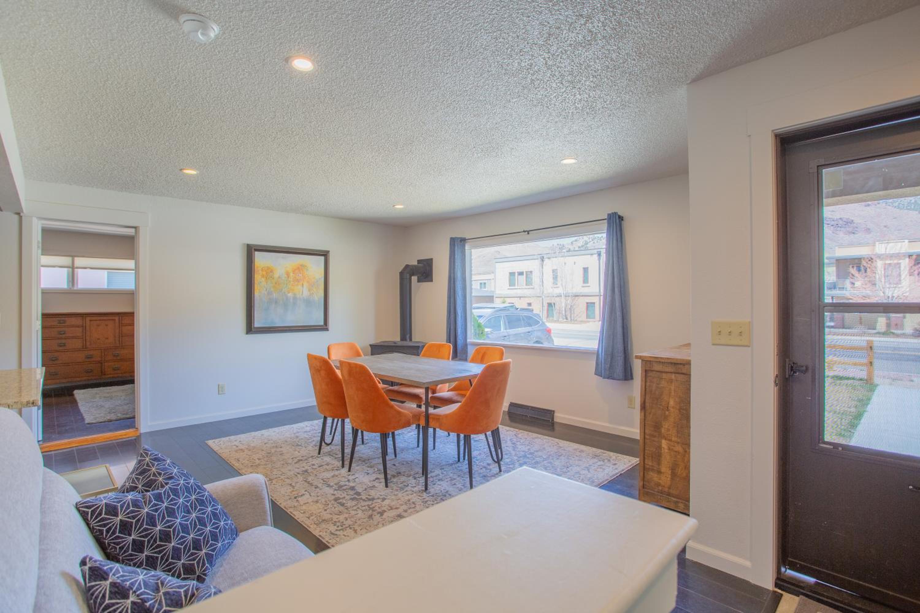 Spacious 4 bedroom house close to everything! view 4