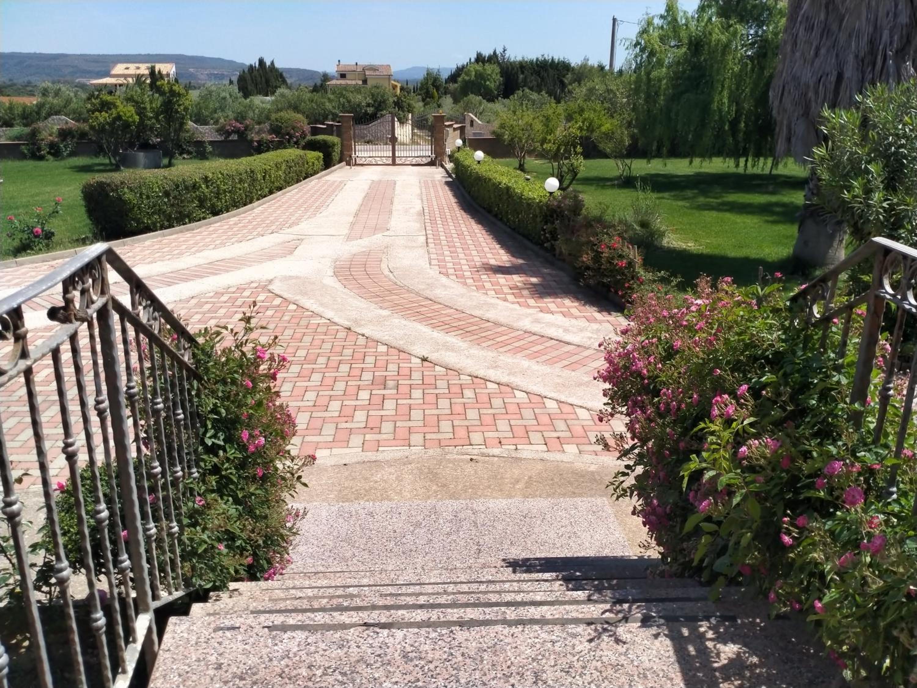 Le Rose view 2