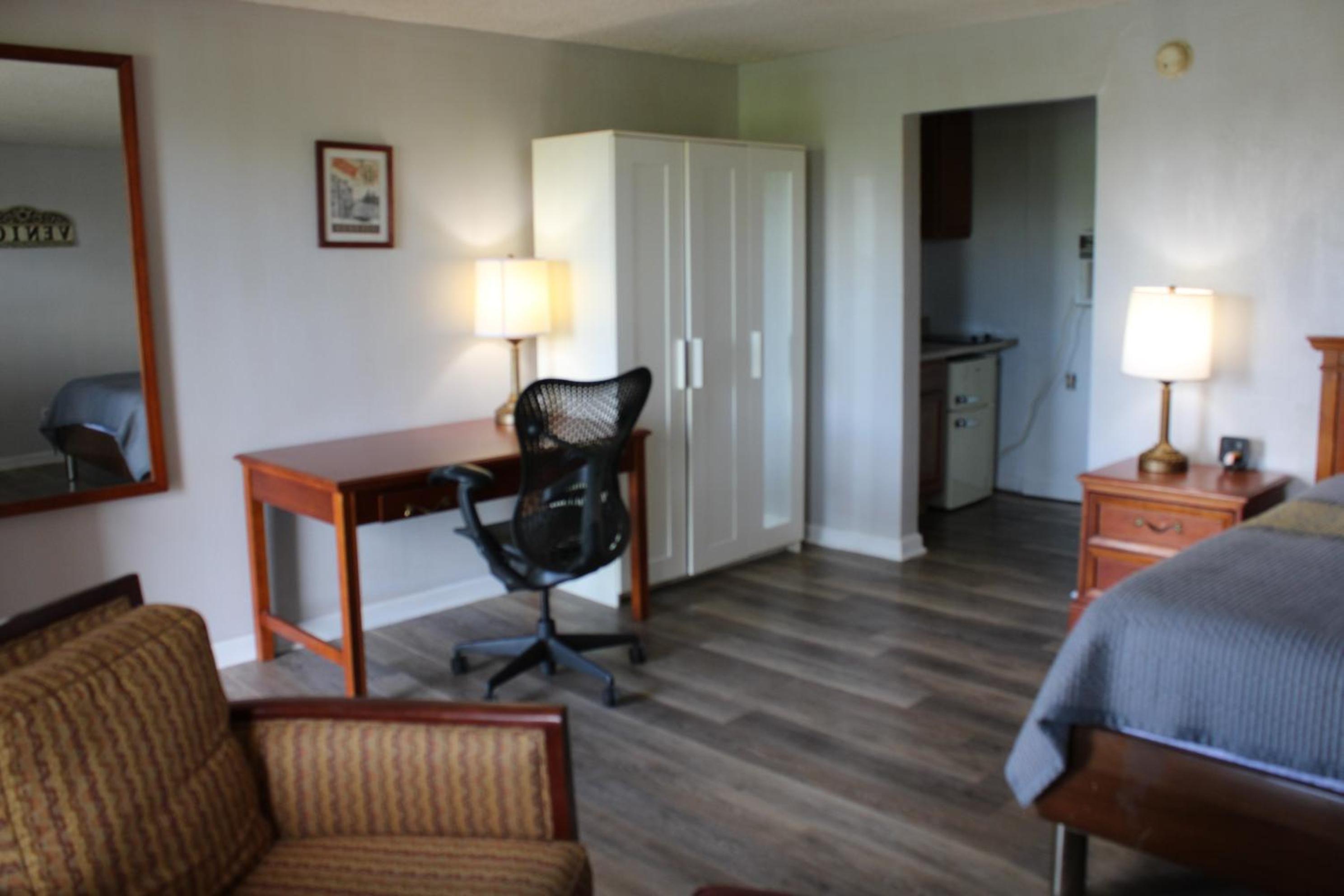 Winchester Vacations - ANS INN SUITES - Property Image 30