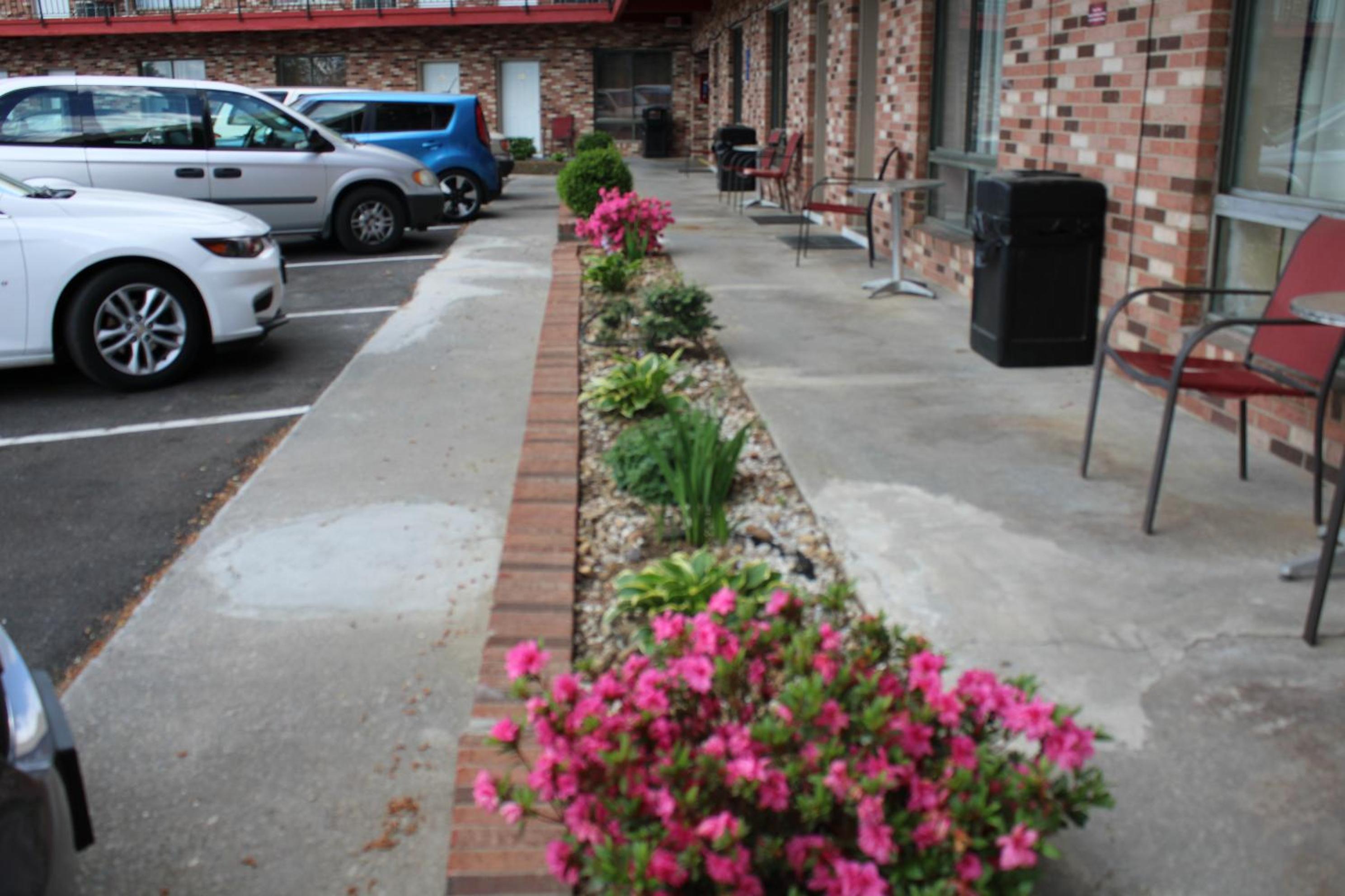 Winchester Vacations - ANS INN SUITES - Property Image 29