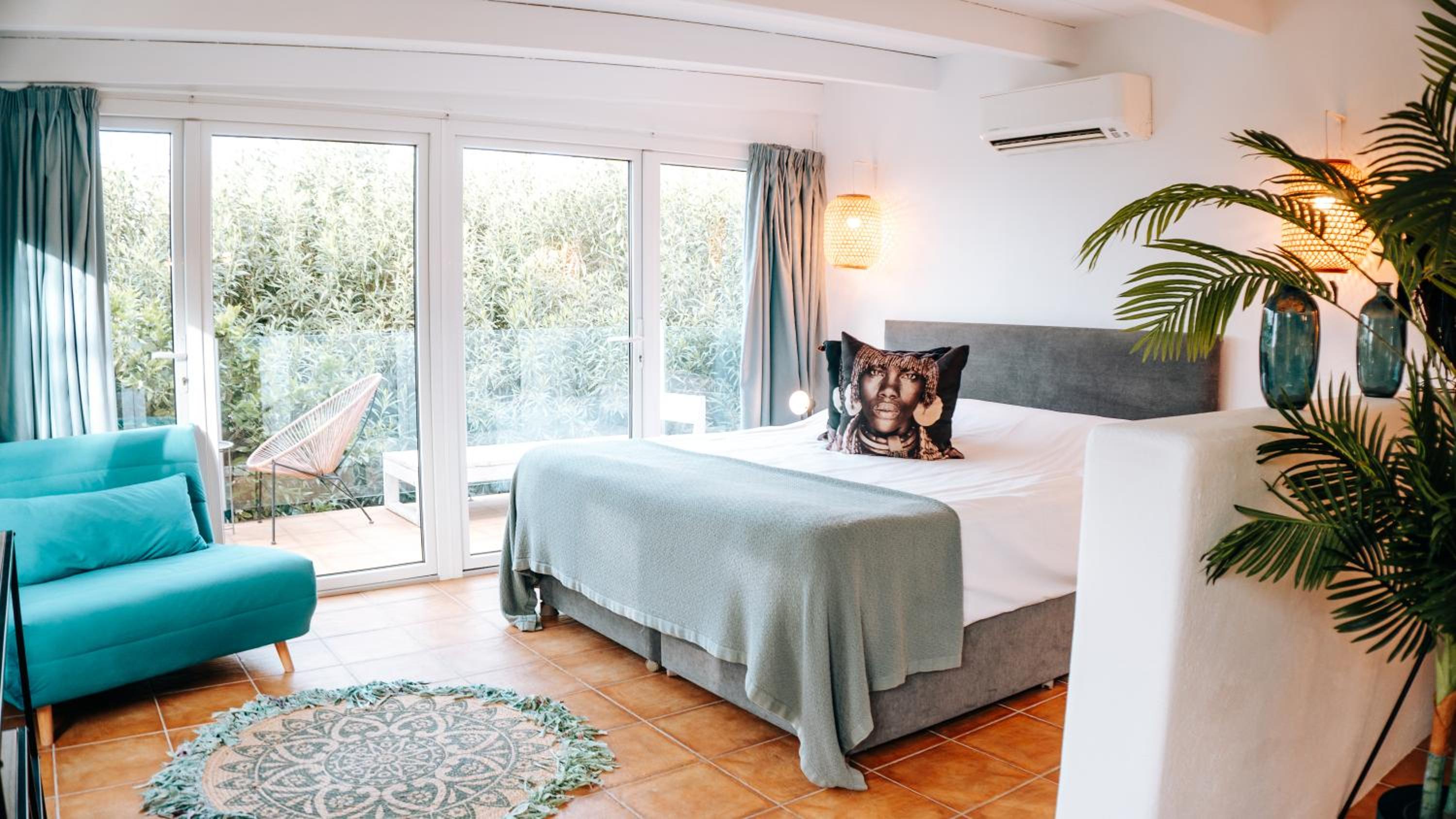 hotel room