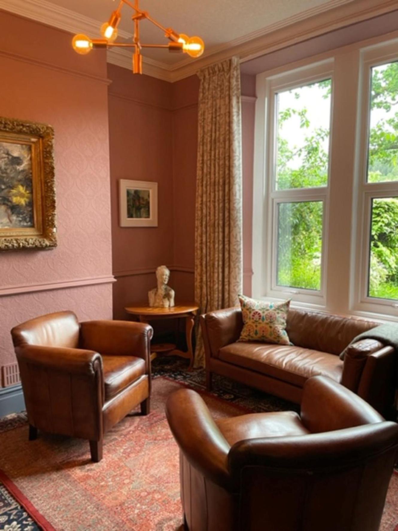 Mary's Court Guest House - Mairlys