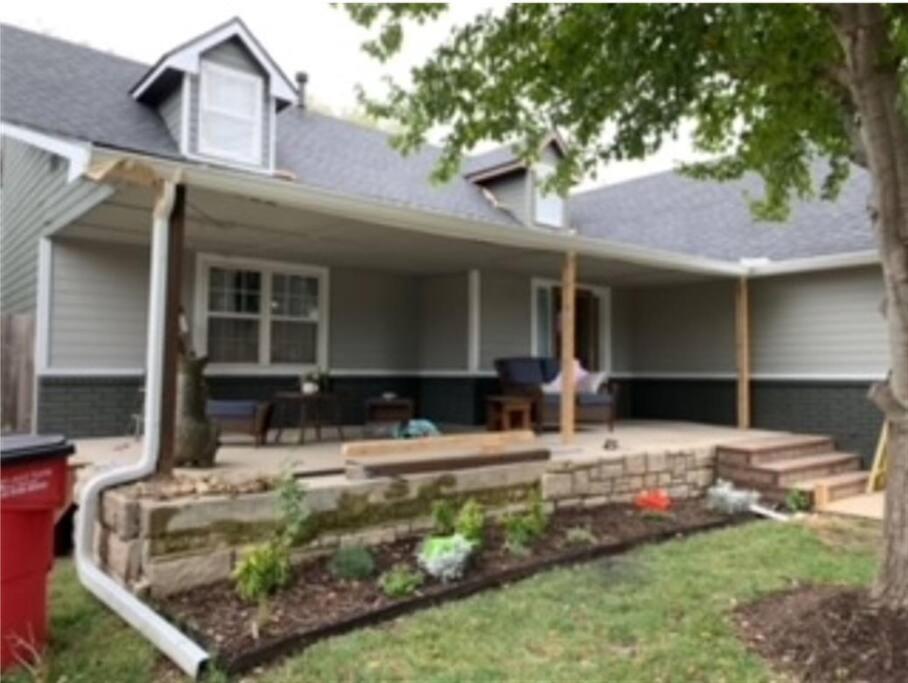 WOW! Spacious Retreat & amazing yard 2400+4bd/3bth view 3