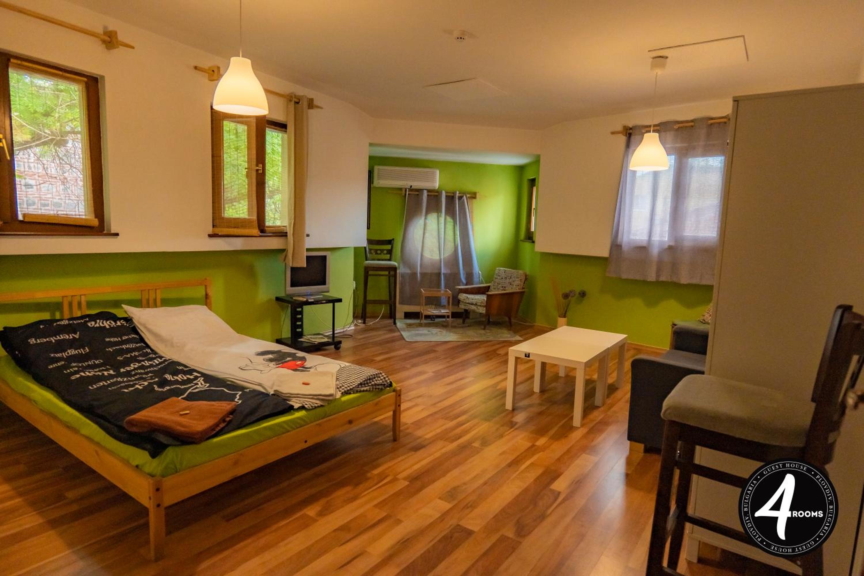 4 Rooms